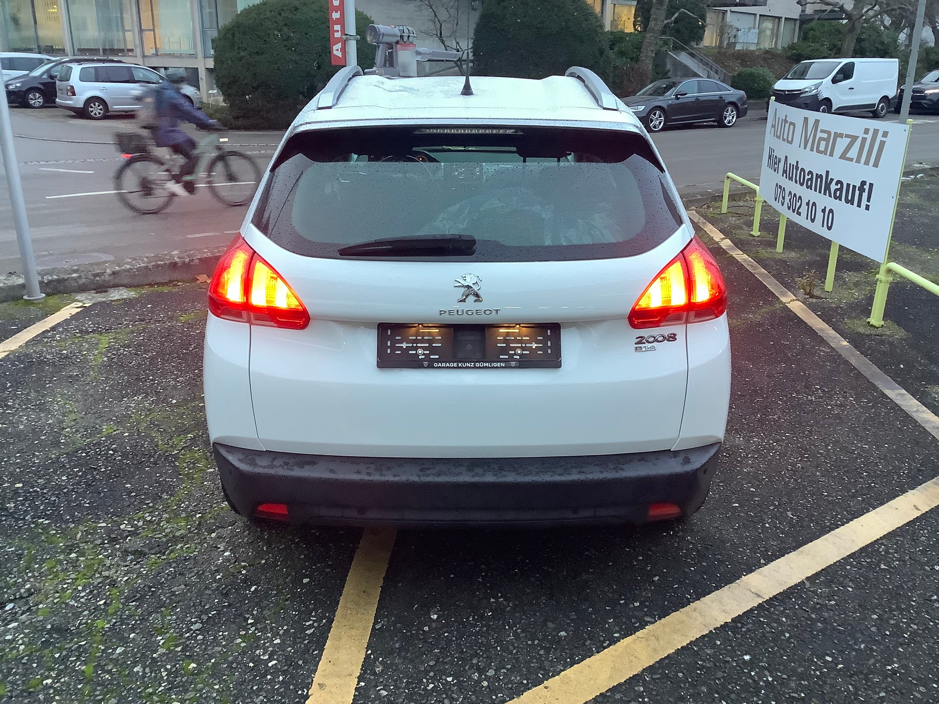 PEUGEOT 2008 1.2 PureTech Active-image-1