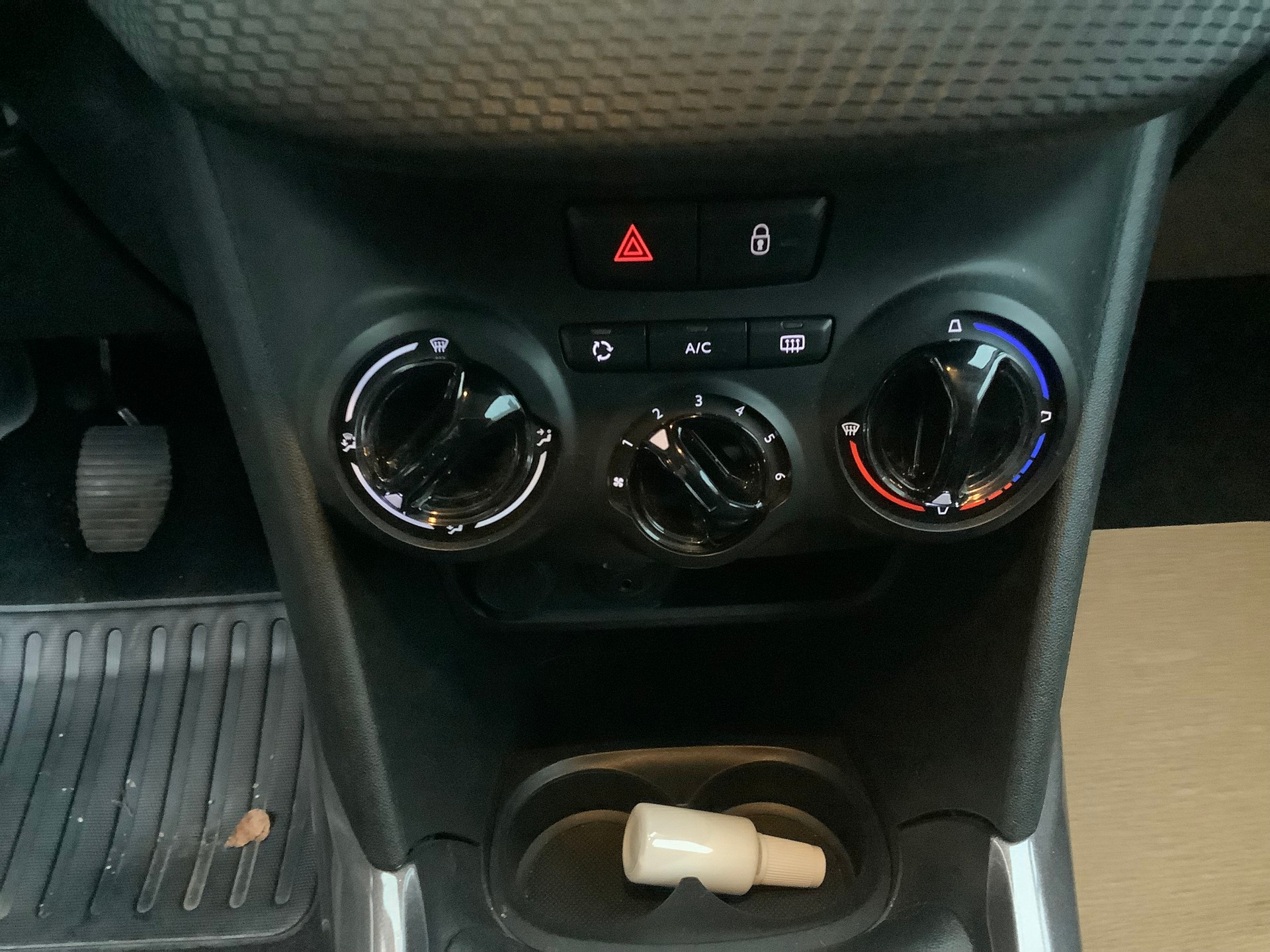 PEUGEOT 2008 1.2 PureTech Active-image-6