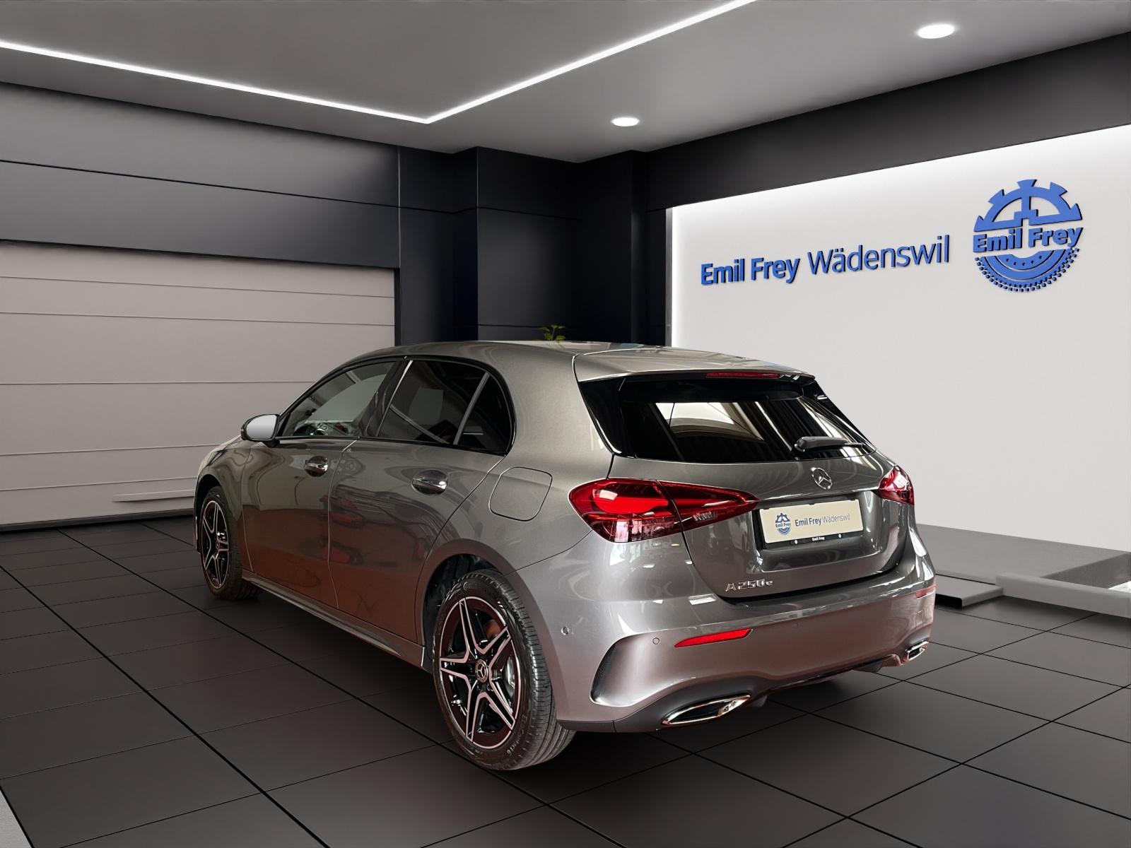 MERCEDES-BENZ A 250 e EQ Star AMG Line-image-2