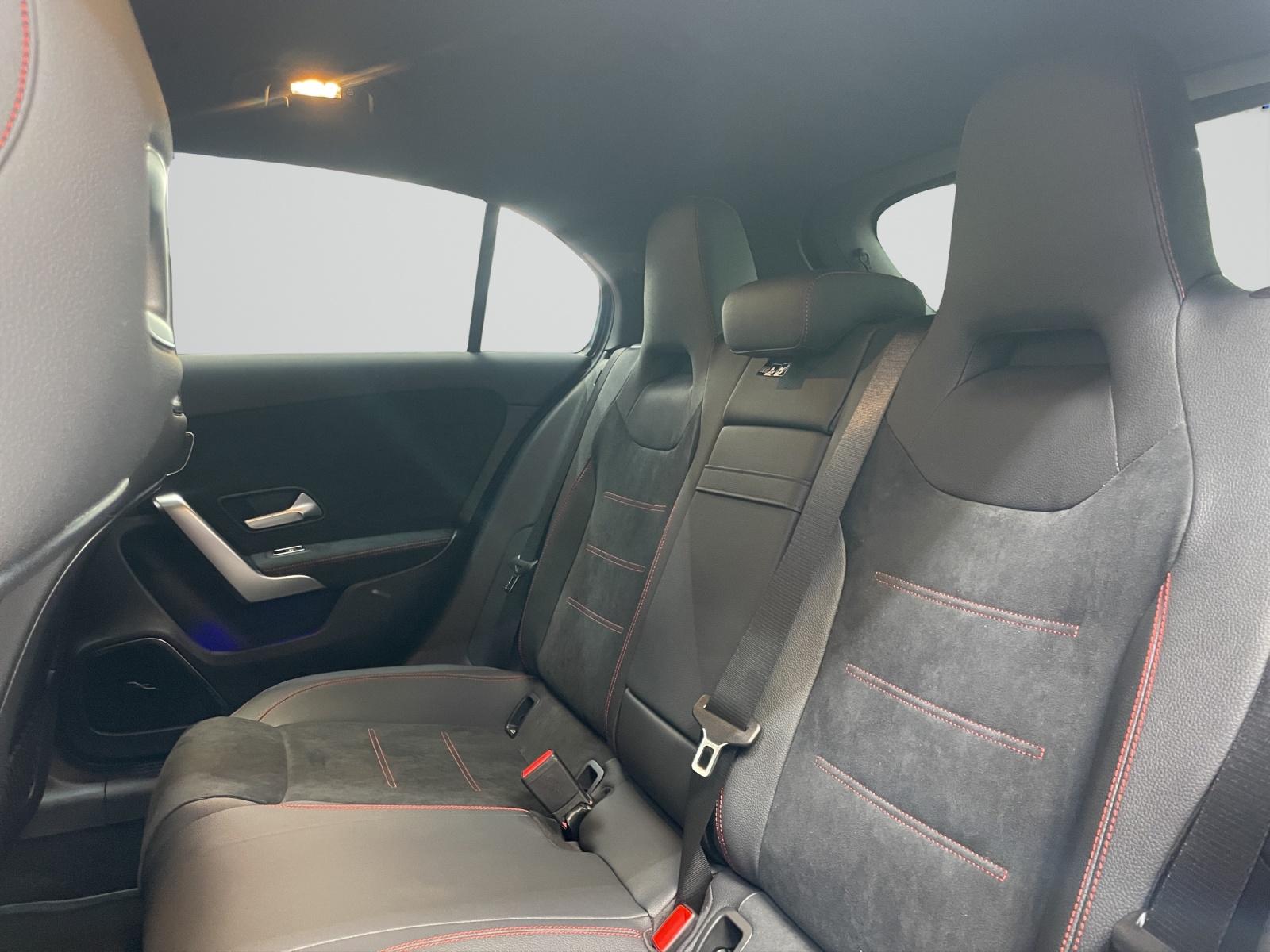 MERCEDES-BENZ A 250 e EQ Star AMG Line-image-7