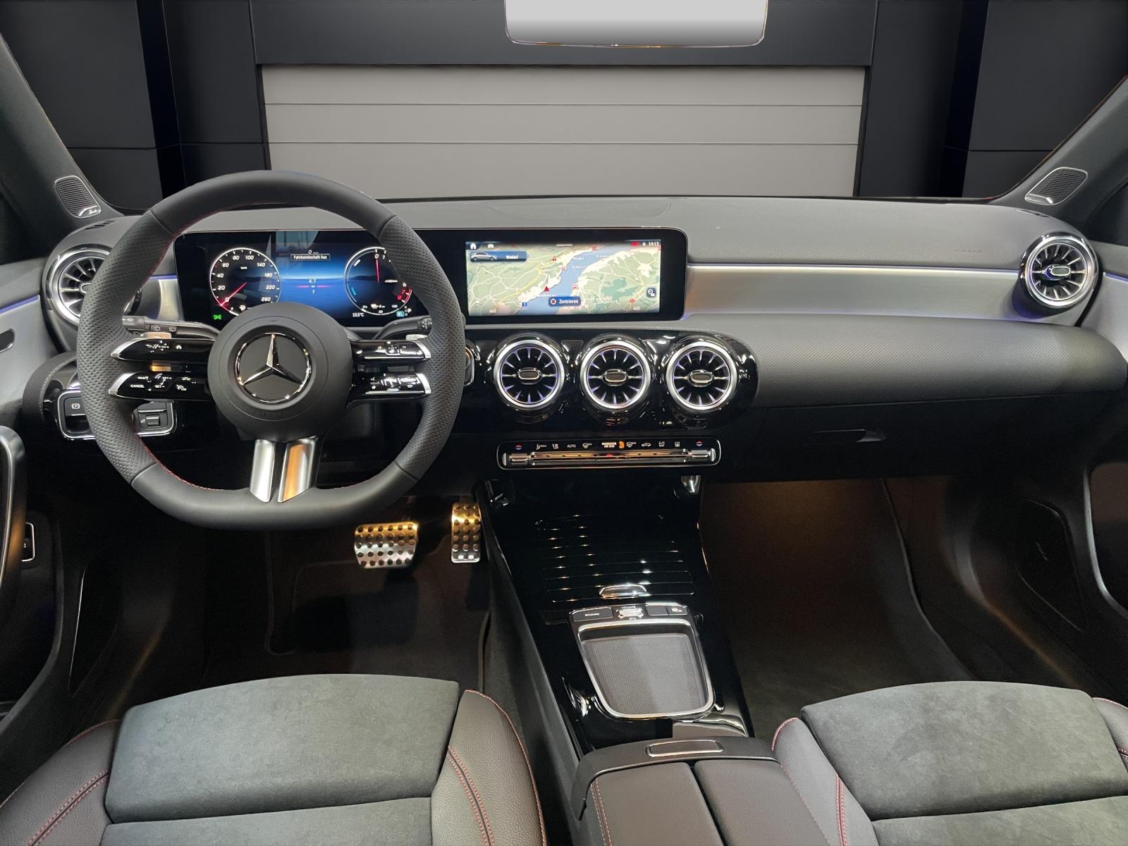 MERCEDES-BENZ A 250 e EQ Star AMG Line-image-4