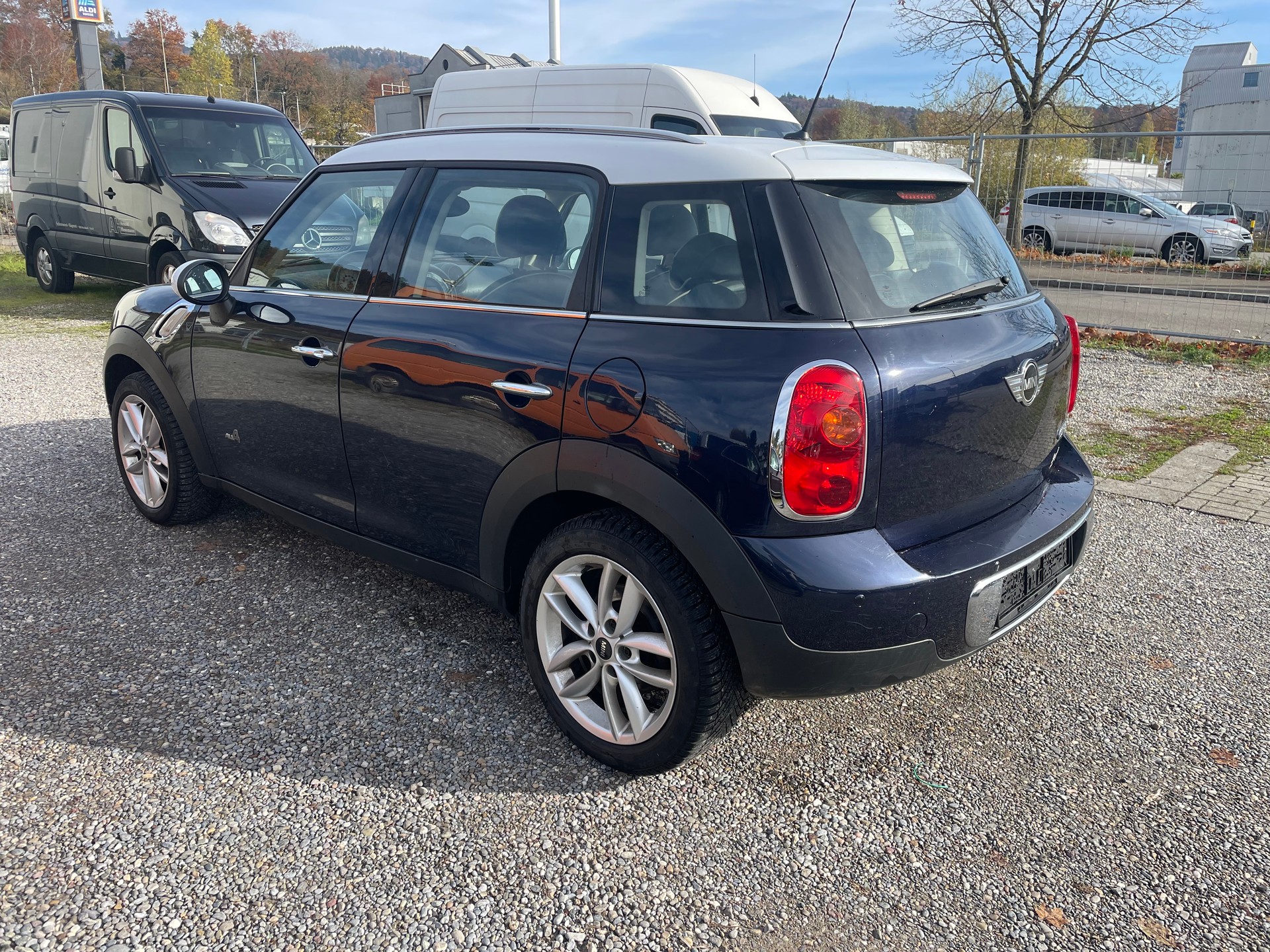 MINI Countryman Cooper D ALL4-image-4