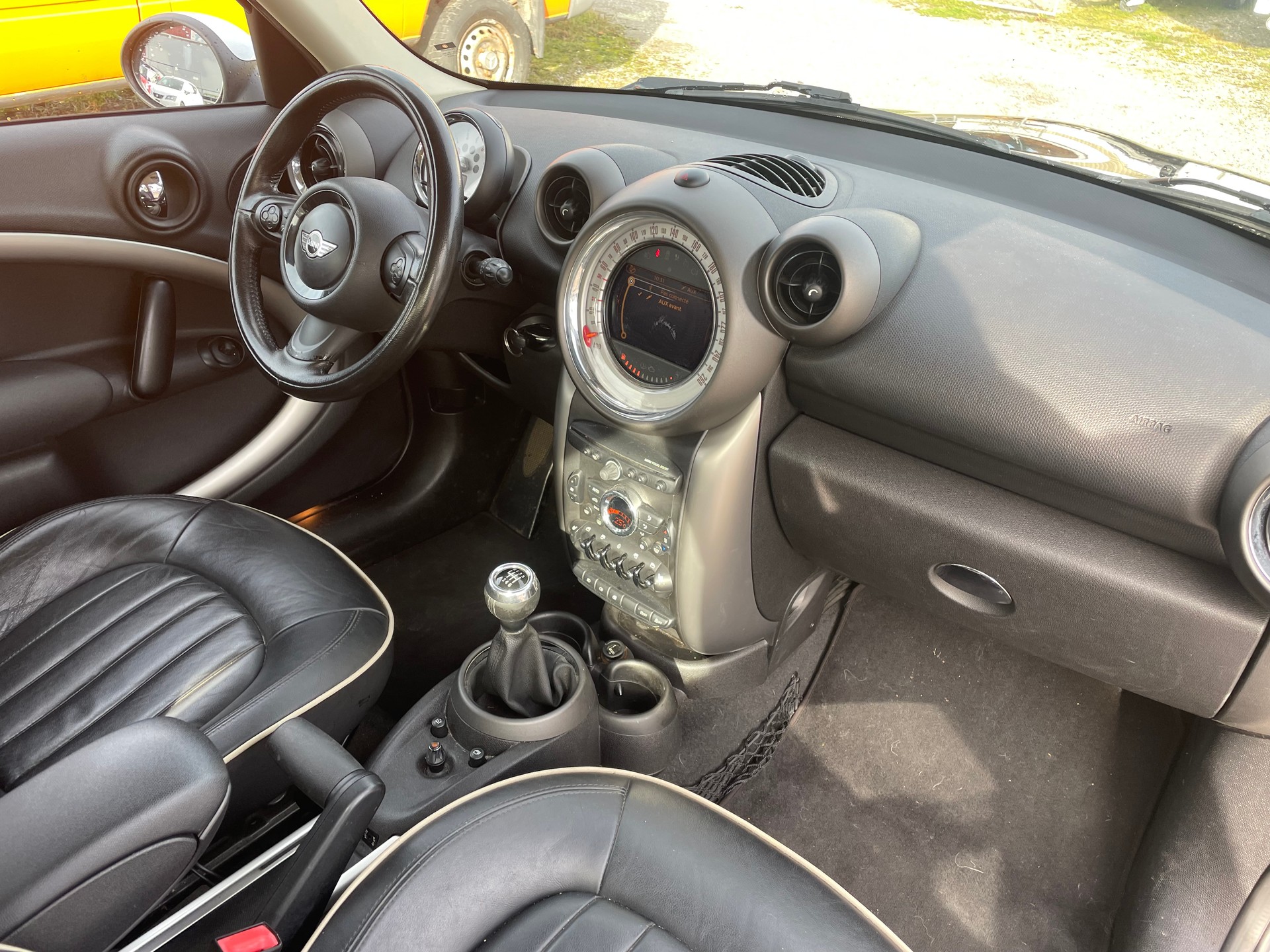 MINI Countryman Cooper D ALL4-image-10