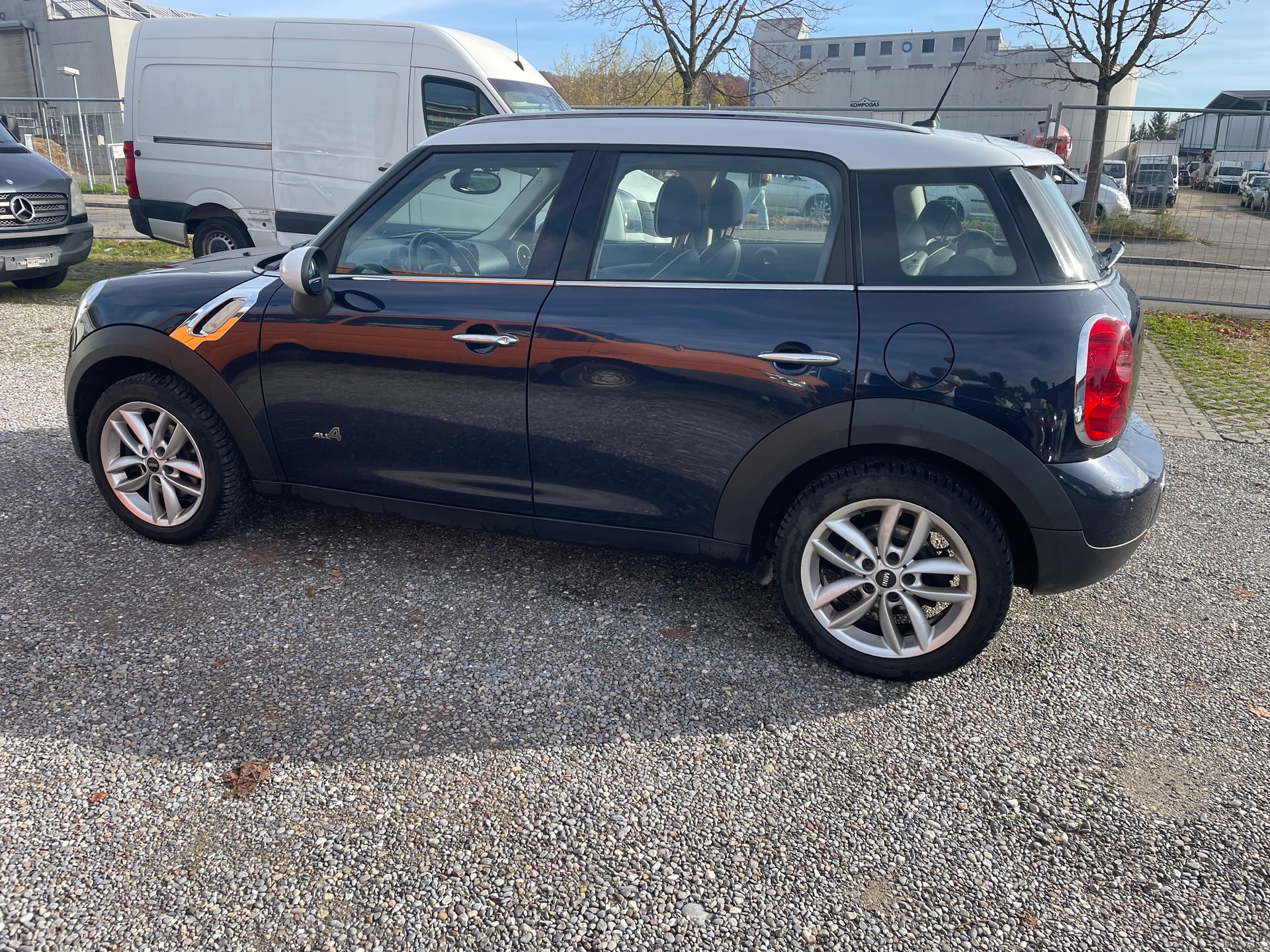 MINI Countryman Cooper D ALL4-image-3