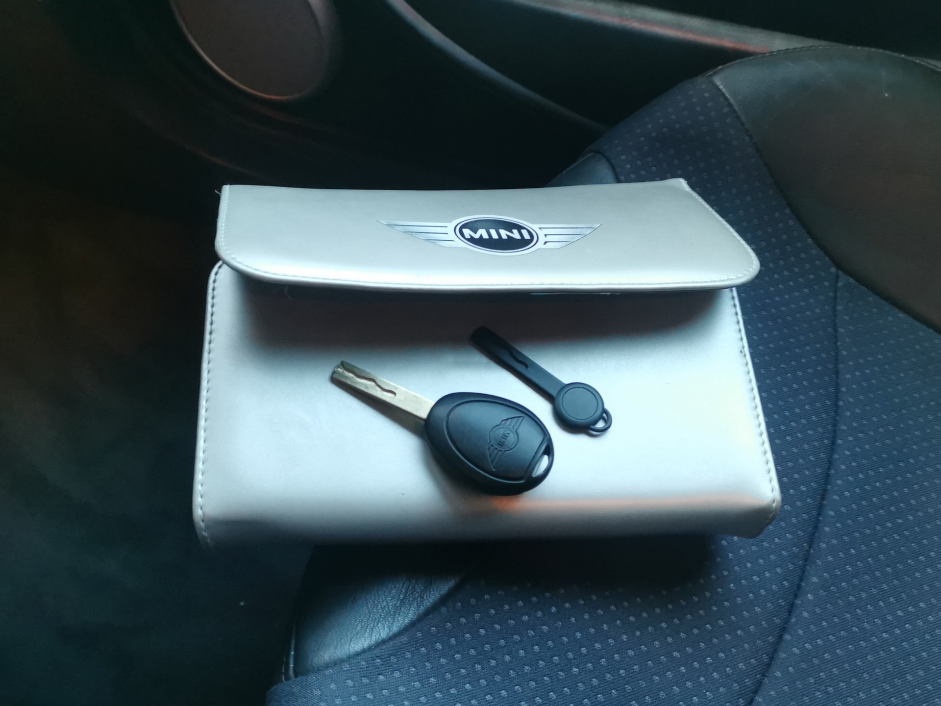 MINI Mini Cooper S-image-19