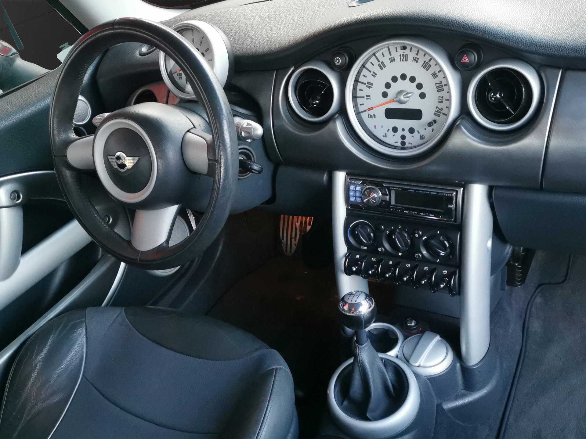 MINI Mini Cooper S-image-16
