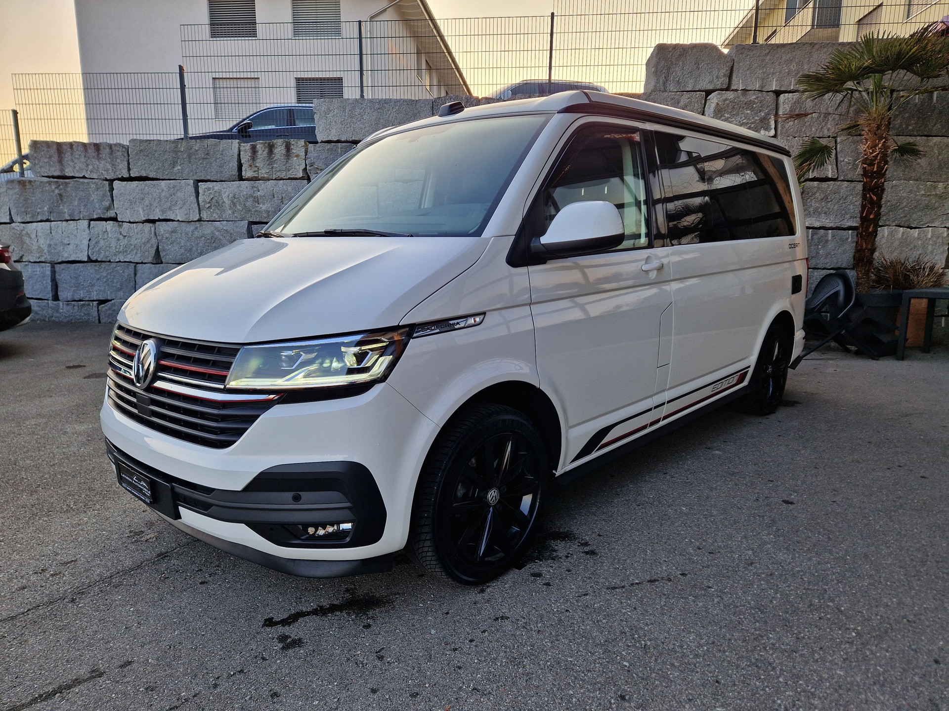 VW T6.1 California 2.0 TDI Ocean Edition Liberty DSG-image-2
