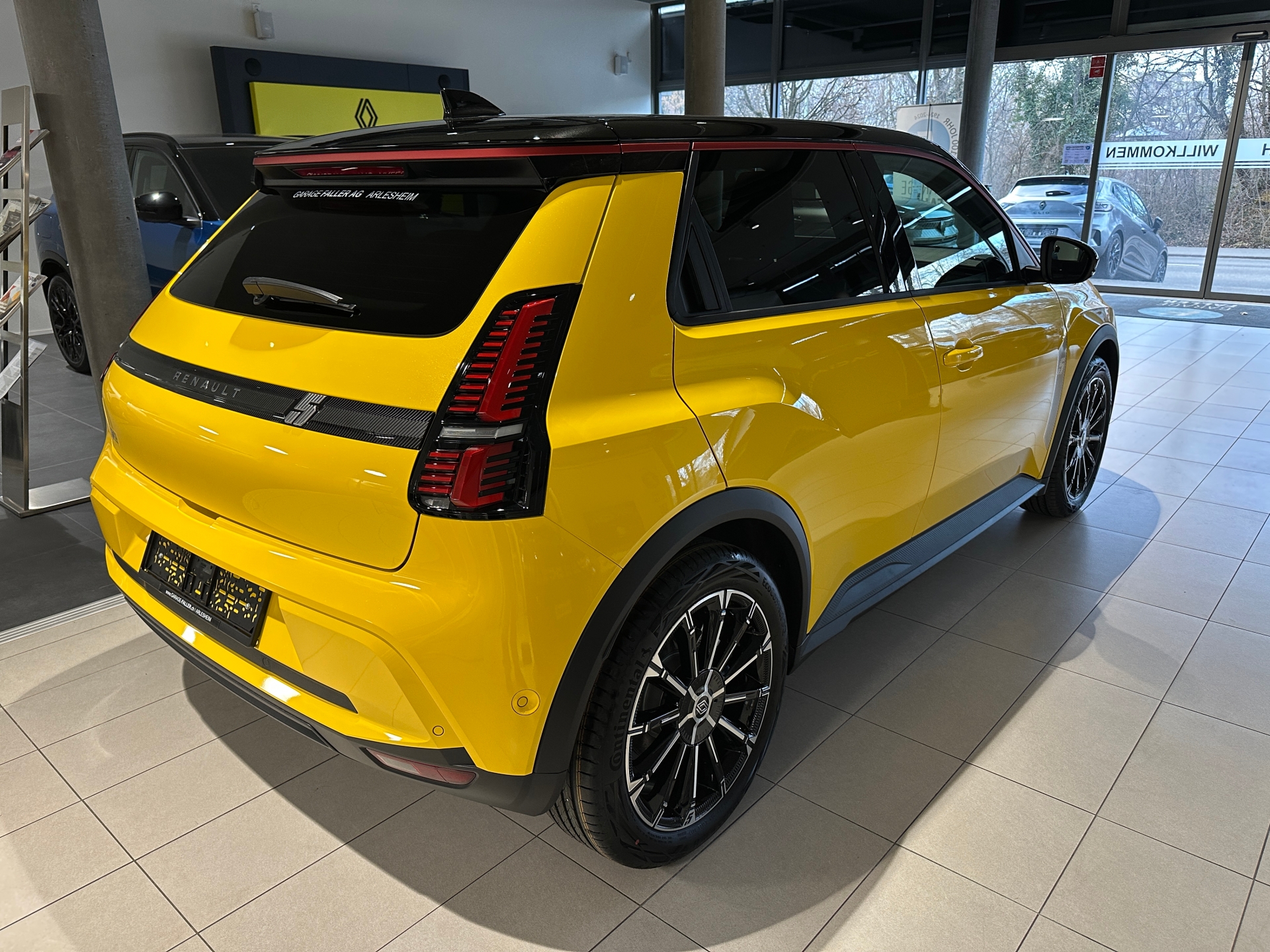 RENAULT R5 E-Tech Comfort Range techno-image-4