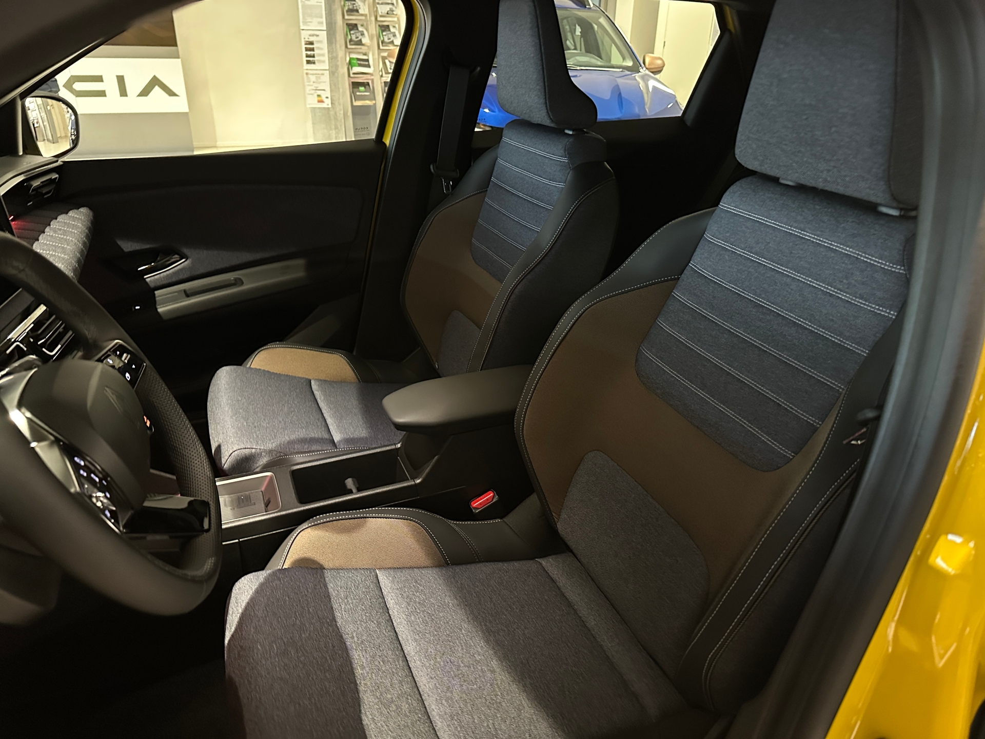 RENAULT R5 E-Tech Comfort Range techno-image-8