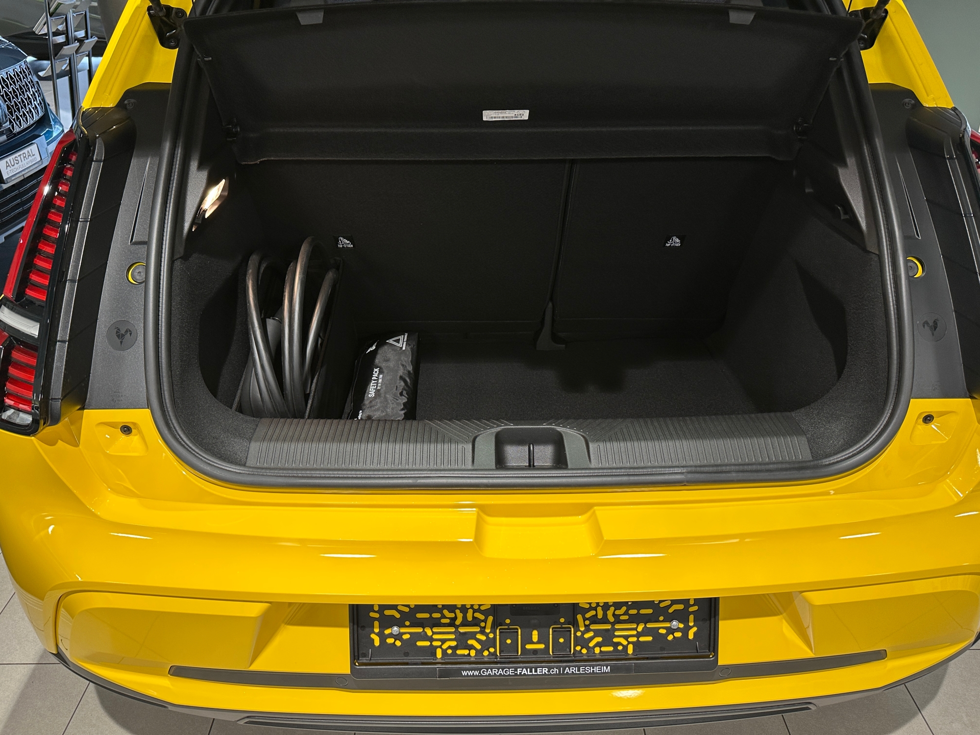 RENAULT R5 E-Tech Comfort Range techno-image-11