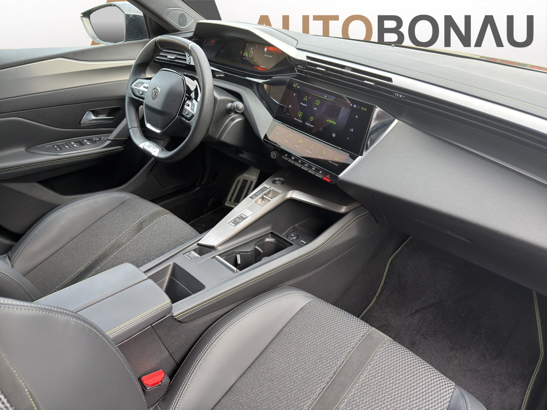 PEUGEOT 308 1.2 PureTech GT-image-10