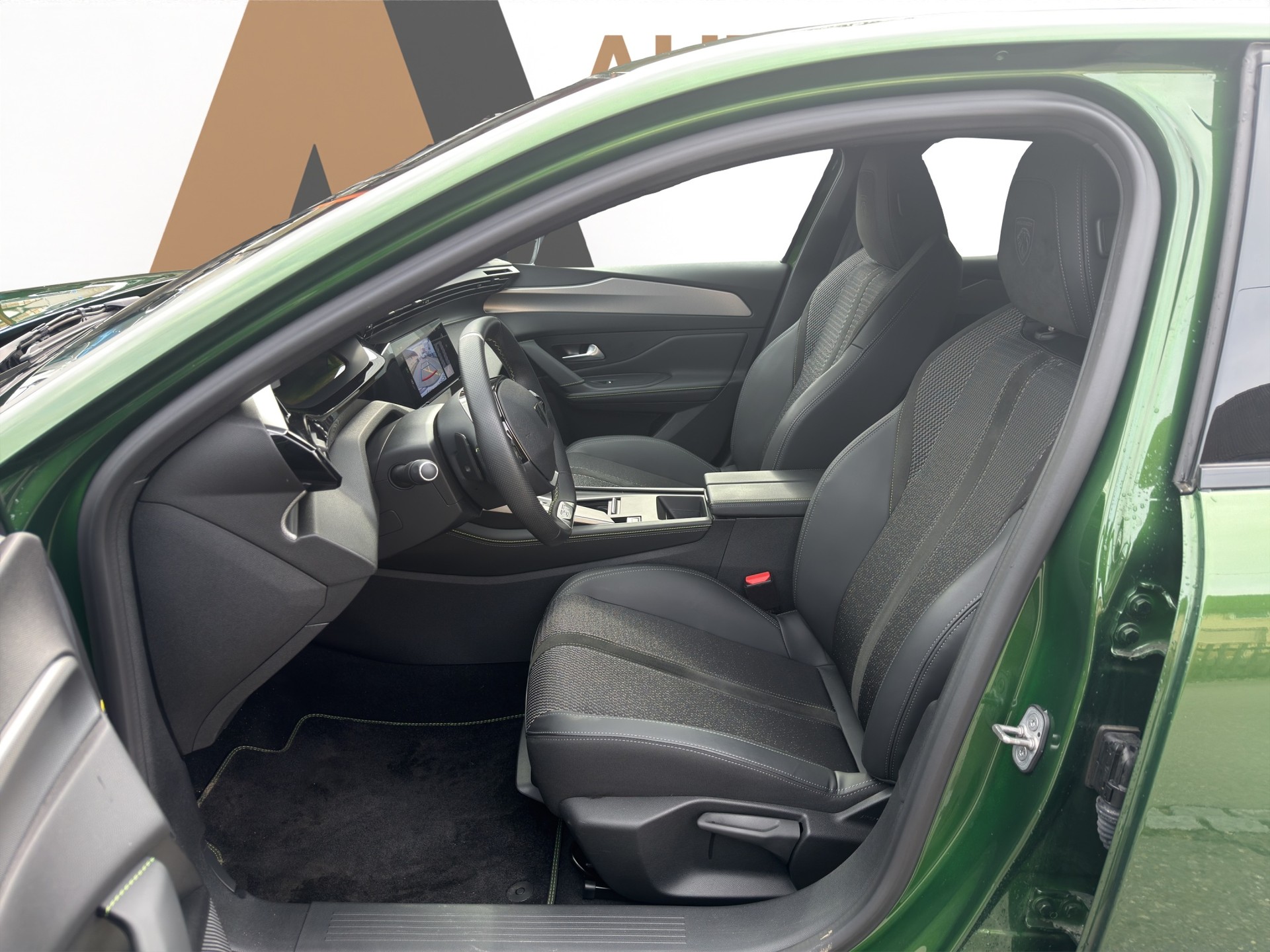 PEUGEOT 308 1.2 PureTech GT-image-8