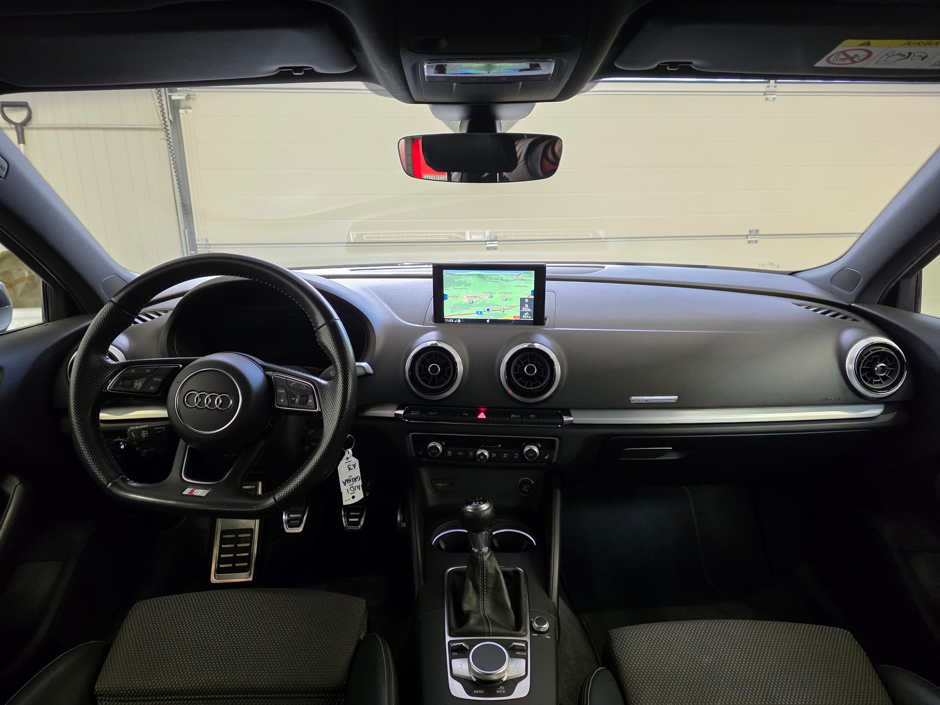 AUDI A3 Sportback 35 TFSI S-Line Sportpaket-image-5