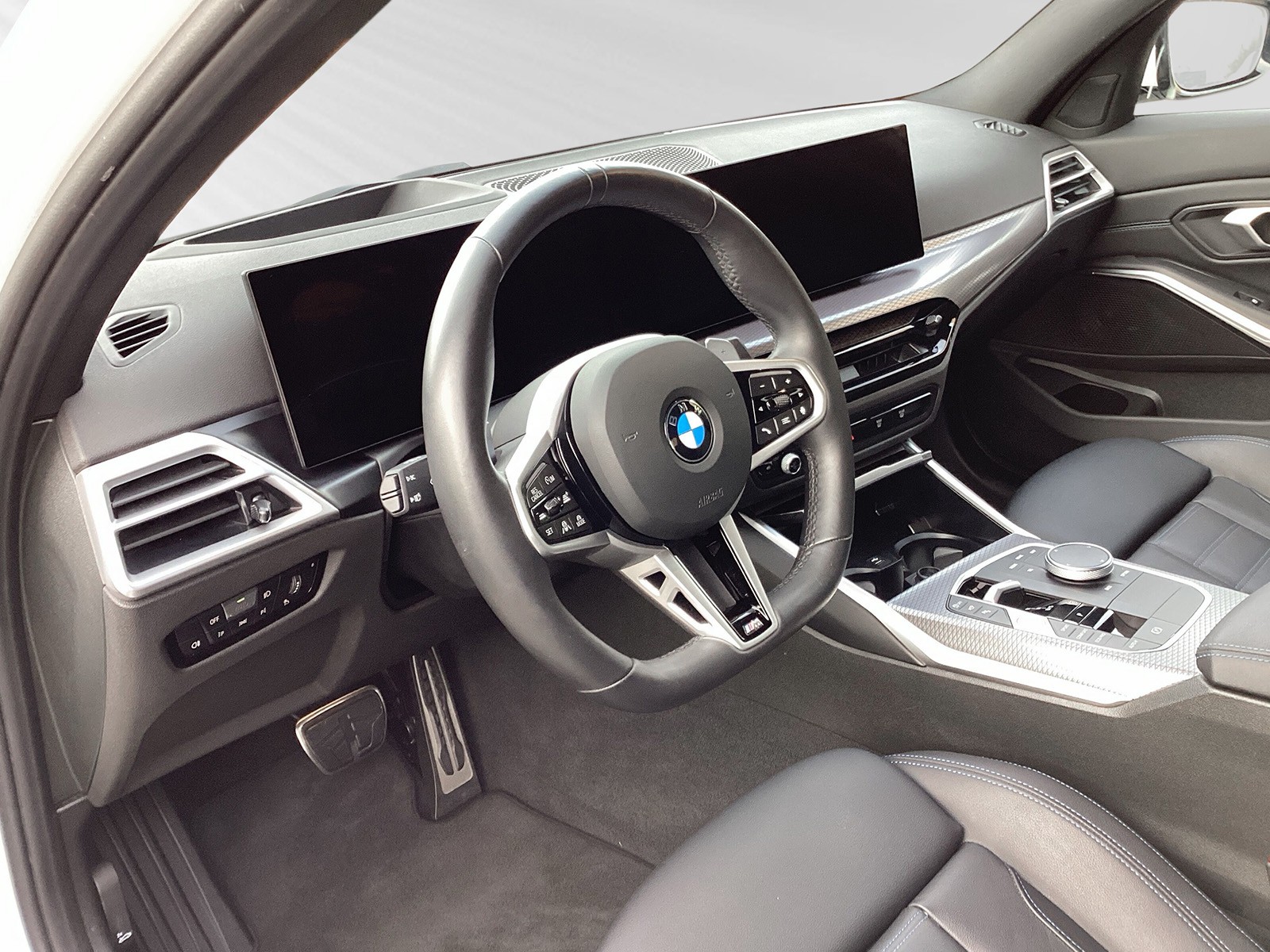 BMW 330d xDrive 48V Steptronic M Sport-image-3