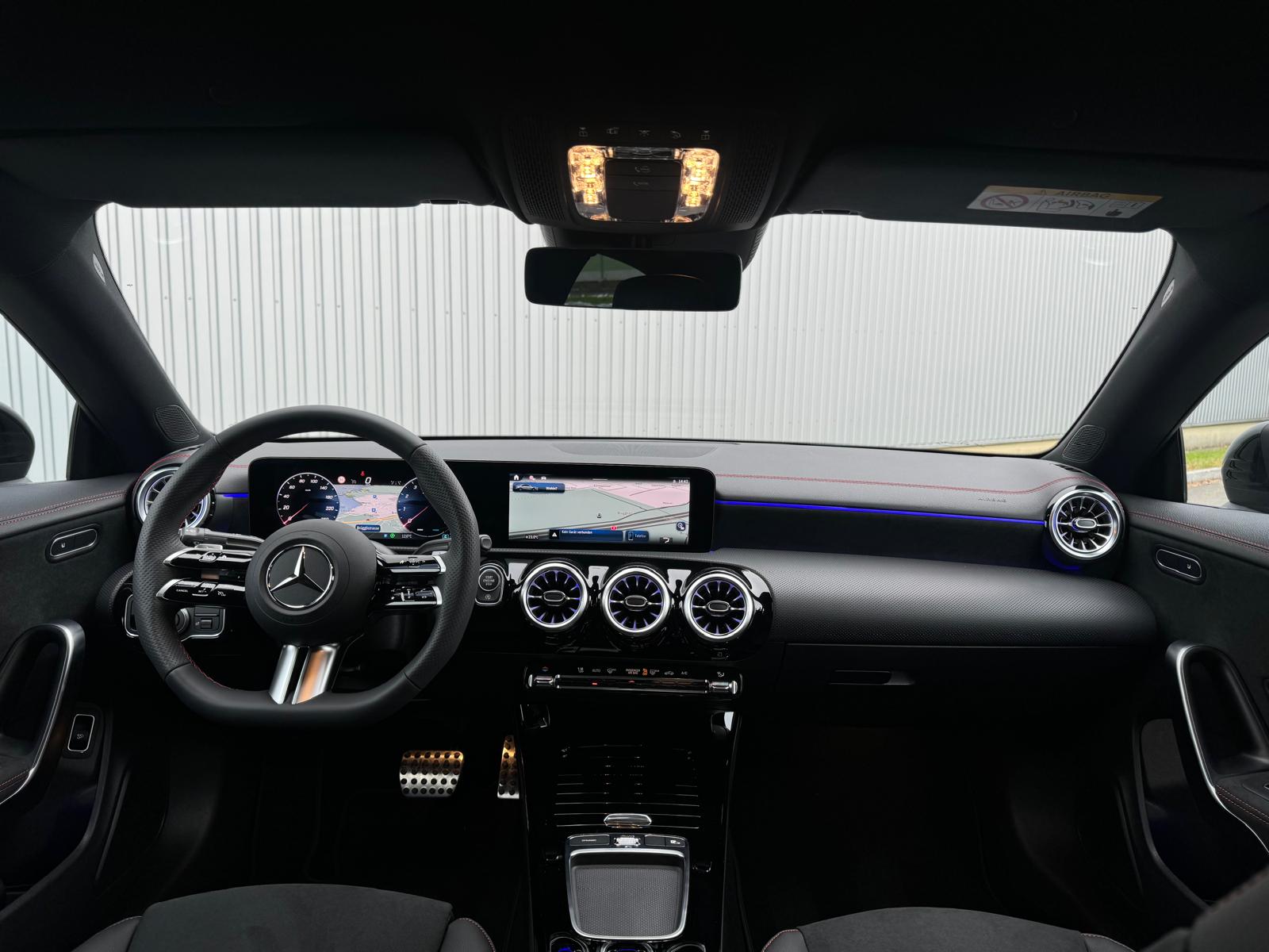 MERCEDES-BENZ CLA 200 AMG (CLA45 AMG Optik) 8G-DCT Limited All Black Performance-image-13