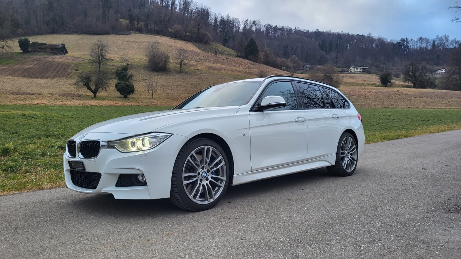 BMW 335i Xdrive mit M-Performance Paket-image-2