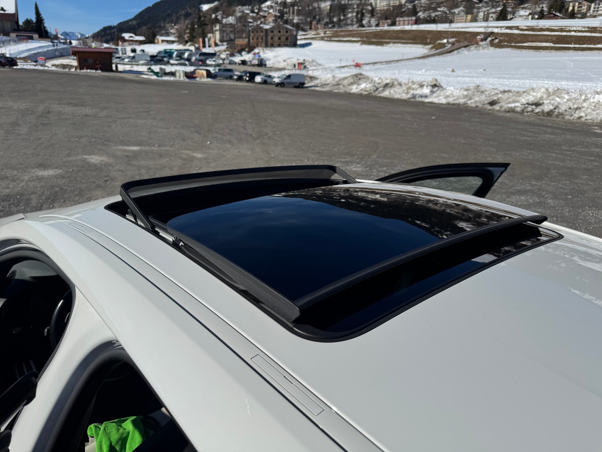 BMW M135i xDrive M Sport Pro Steptronic-image-9