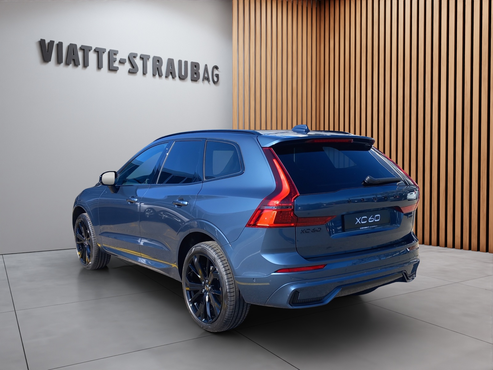VOLVO XC60 2.0 B5 MH Black Edition AWD-image-2