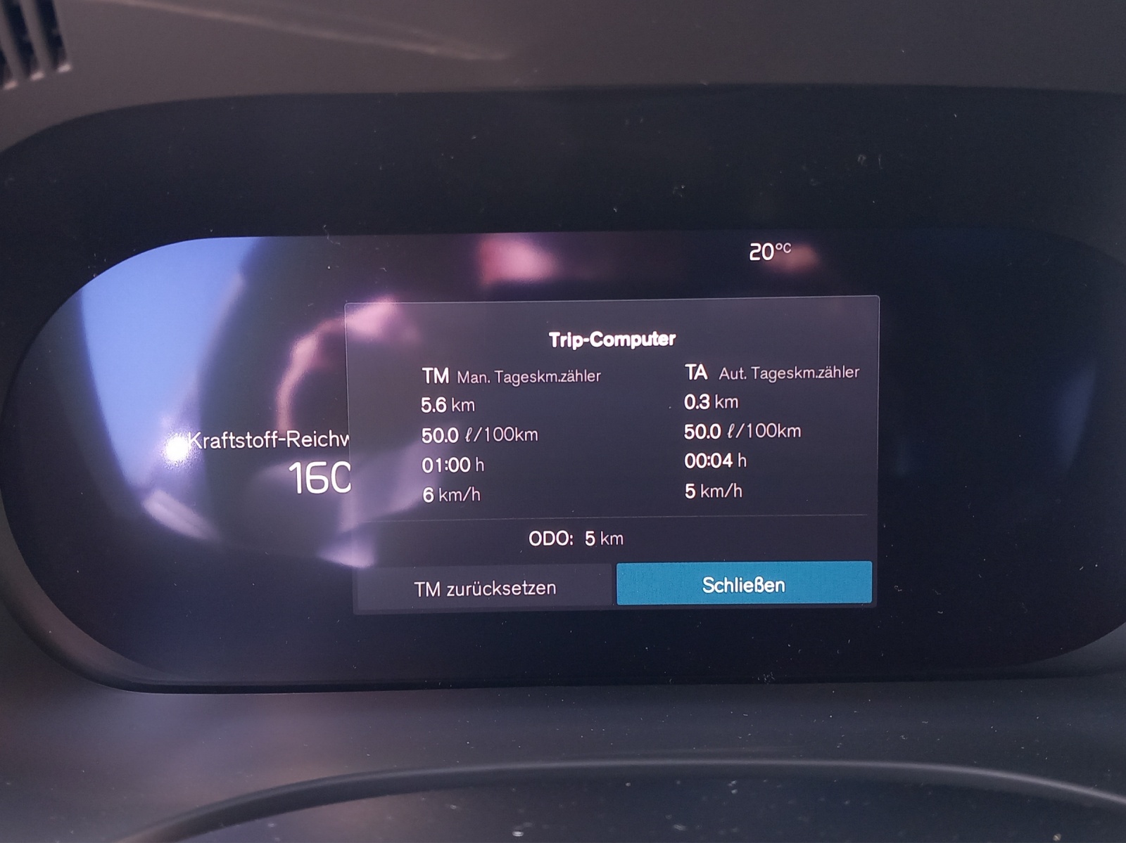 VOLVO XC60 2.0 B5 MH Black Edition AWD-image-13