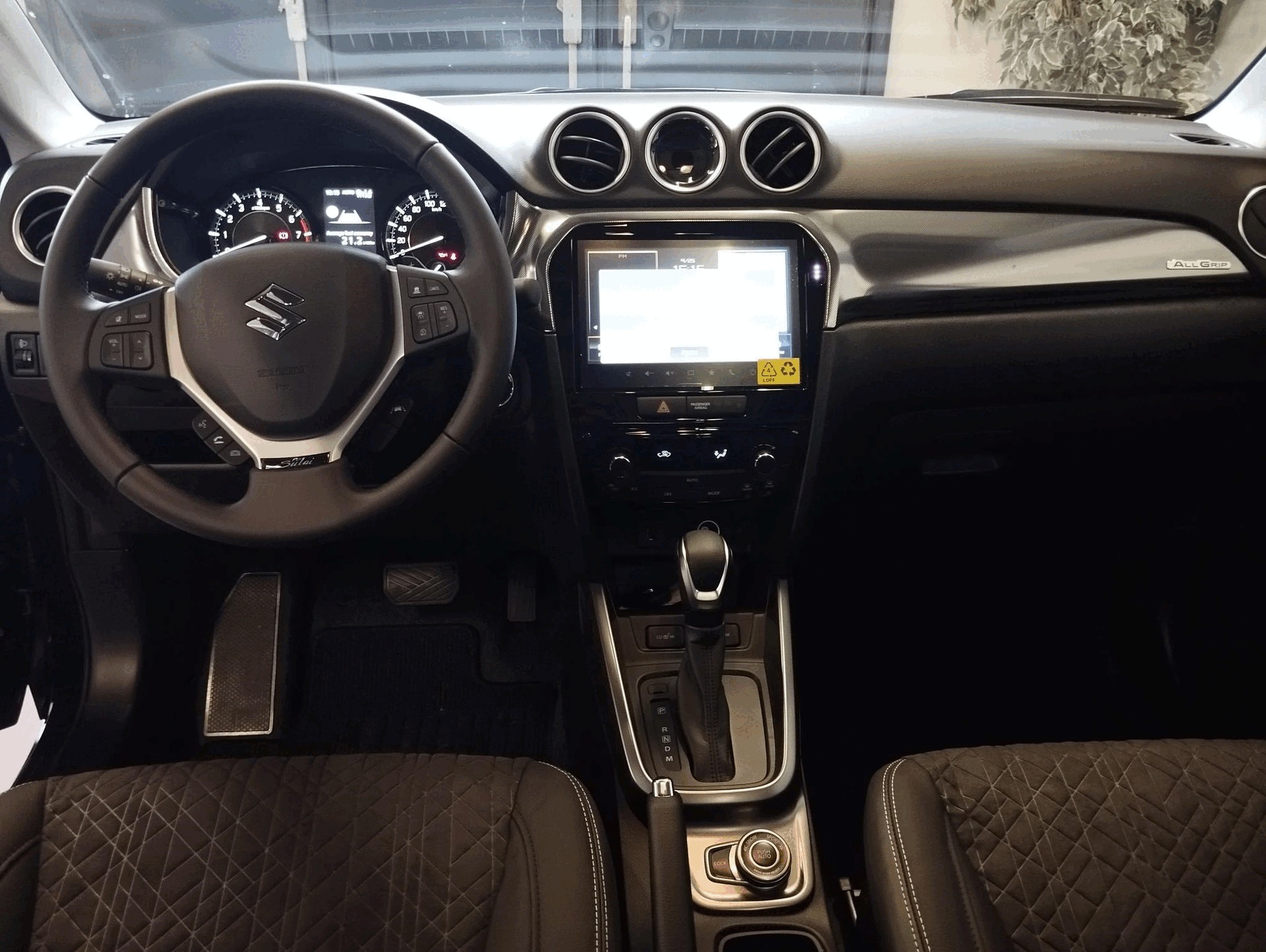 SUZUKI Vitara 1.5 Piz Sulai Top Hybrid 4x4-image-2