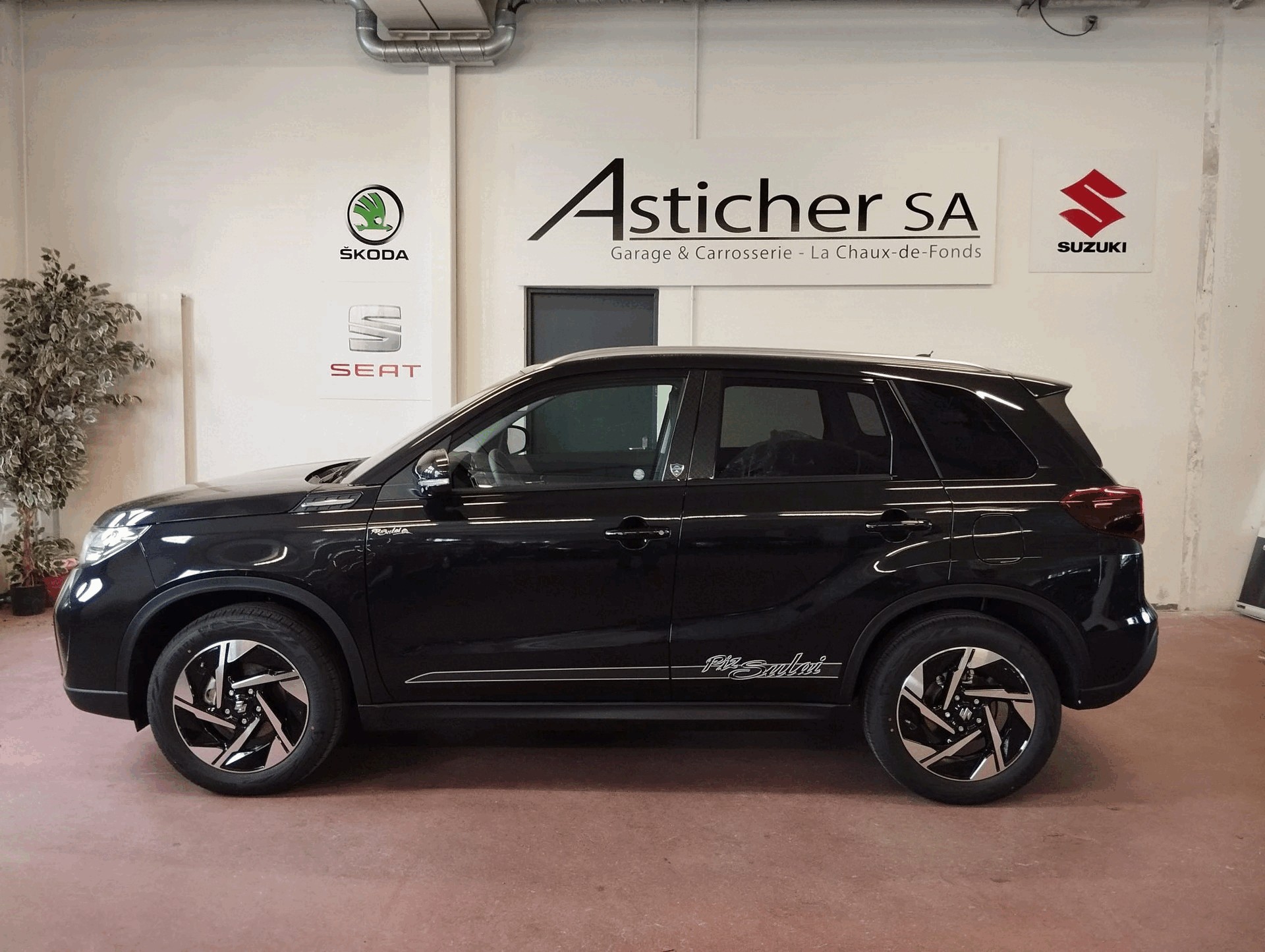 SUZUKI Vitara 1.5 Piz Sulai Top Hybrid 4x4-image-3