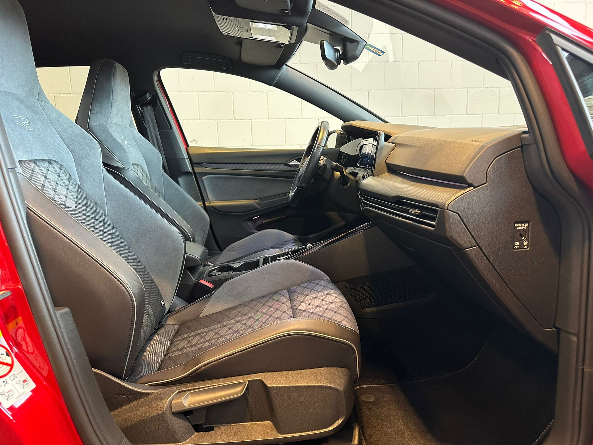 VW Golf 1.5 eTSI mHEV ACT R-Line DSG-image-6