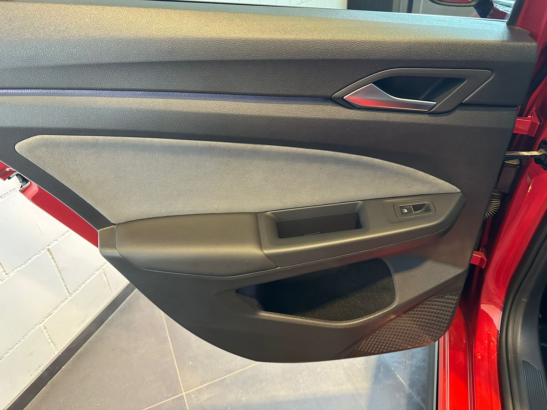 VW Golf 1.5 eTSI mHEV ACT R-Line DSG-image-19
