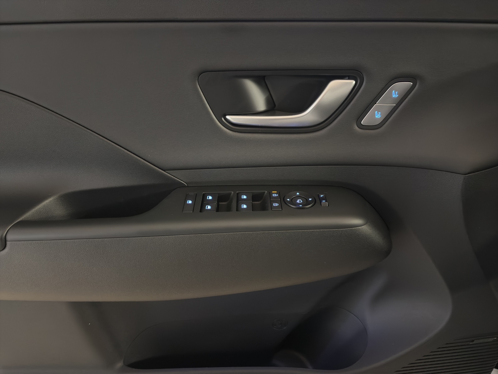HYUNDAI Kona EV 65.4 kWh Vertex-image-8
