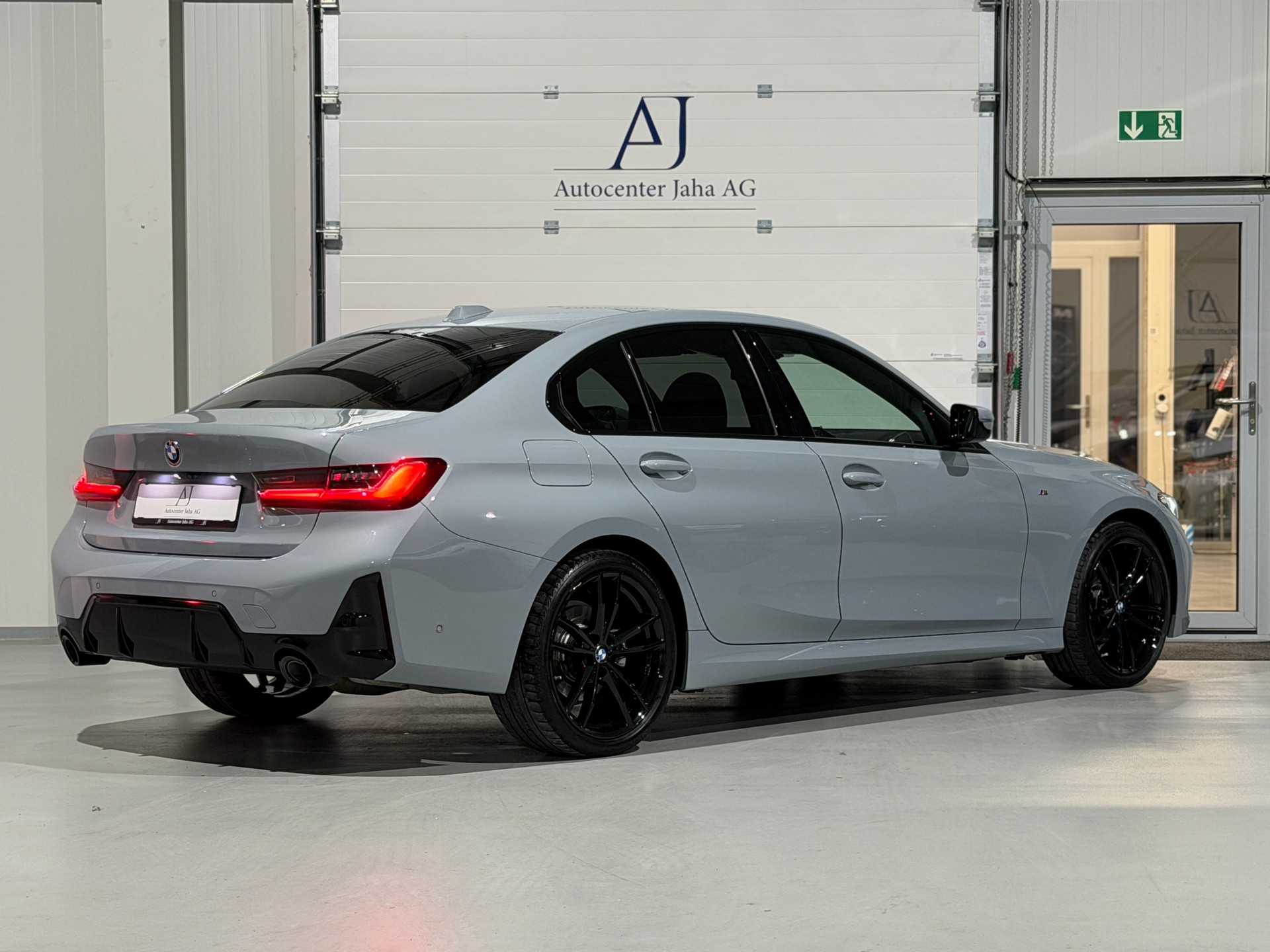 BMW 320d xDrive 48V Steptronic M Sport / forlaufende Werksgarantie-image-17