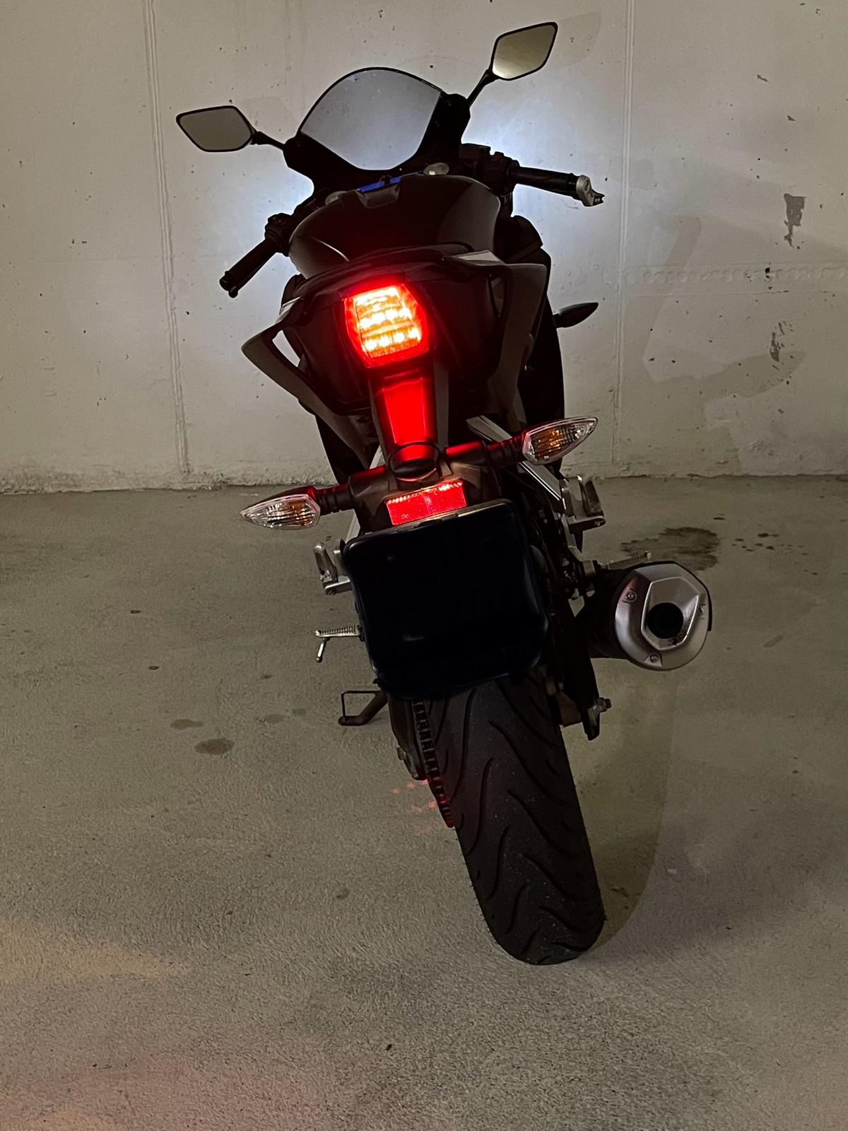 YAMAHA YZF-R 125-image-1