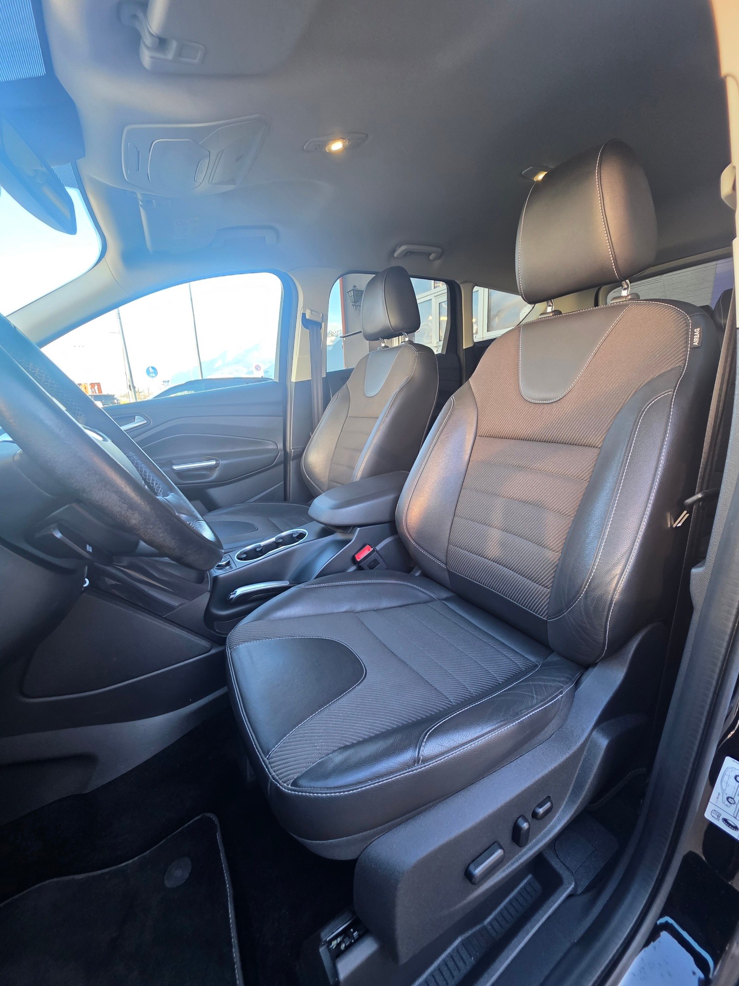 FORD Kuga 1.5 SCTi Carving 4WD Automatic-image-11