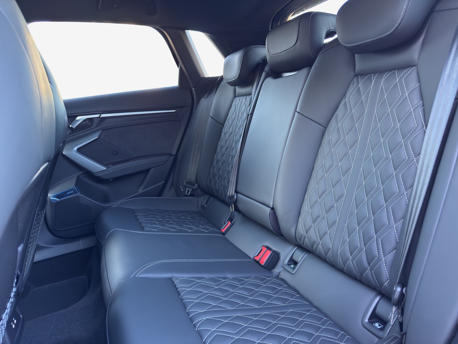 AUDI A3 Sportback TFSI 150 kW quattro S line S tronic-image-11