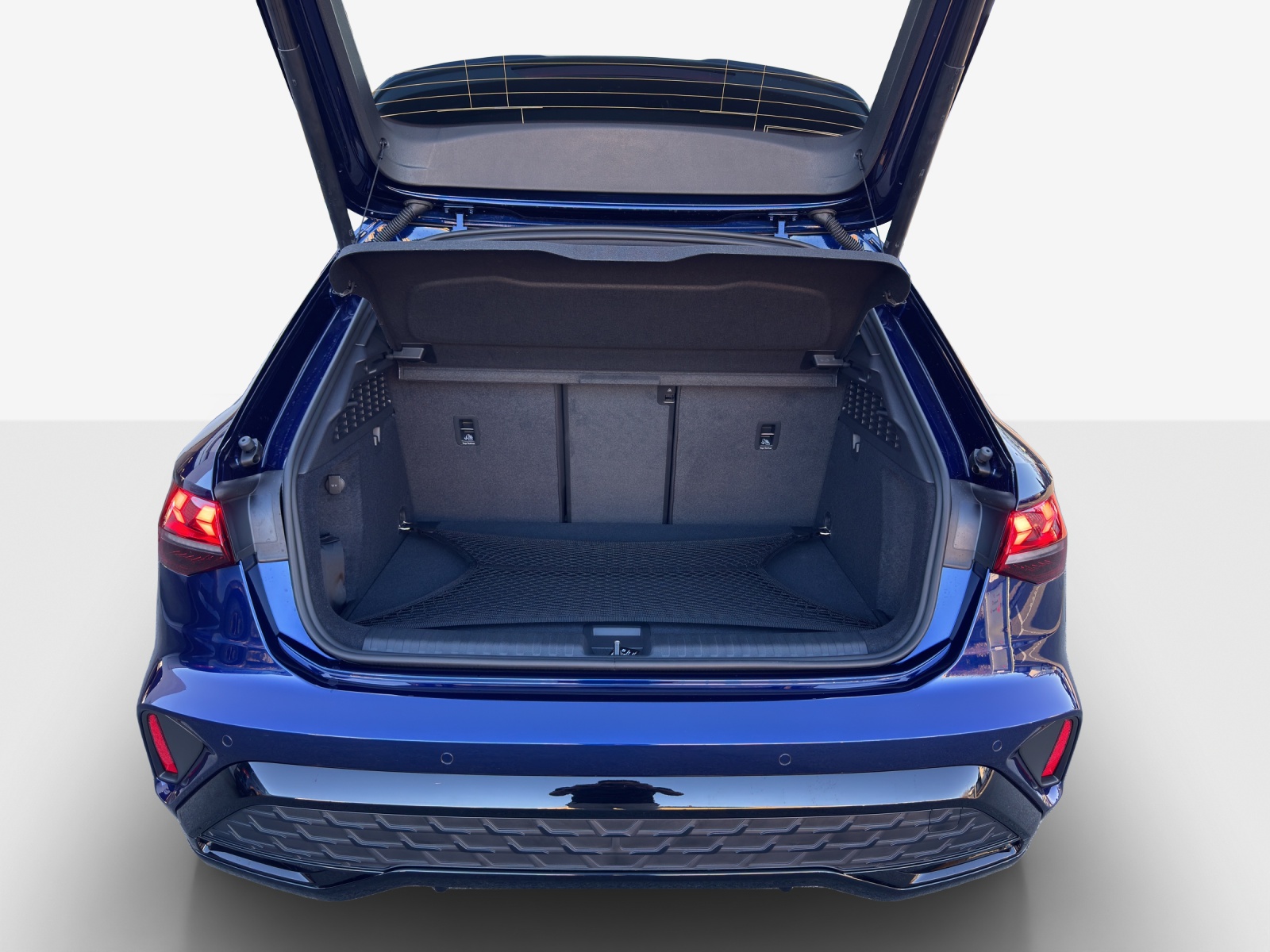AUDI A3 Sportback TFSI 150 kW quattro S line S tronic-image-12