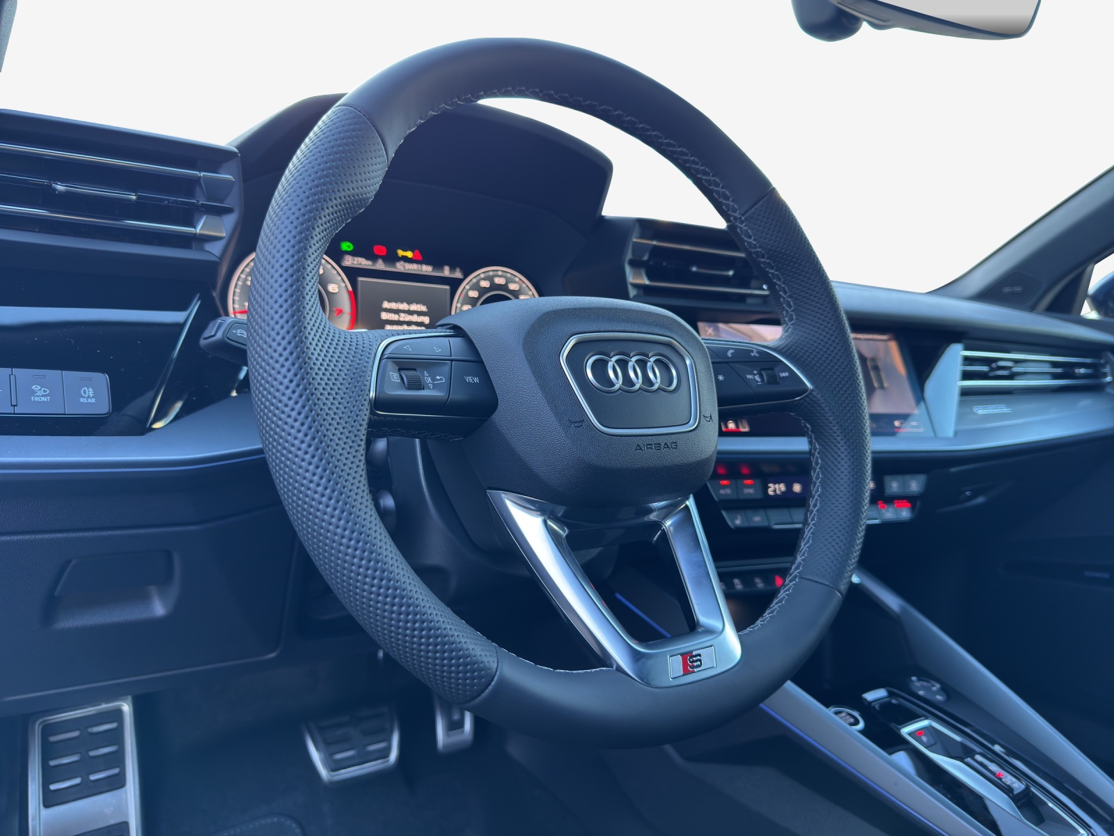 AUDI A3 Sportback TFSI 150 kW quattro S line S tronic-image-9