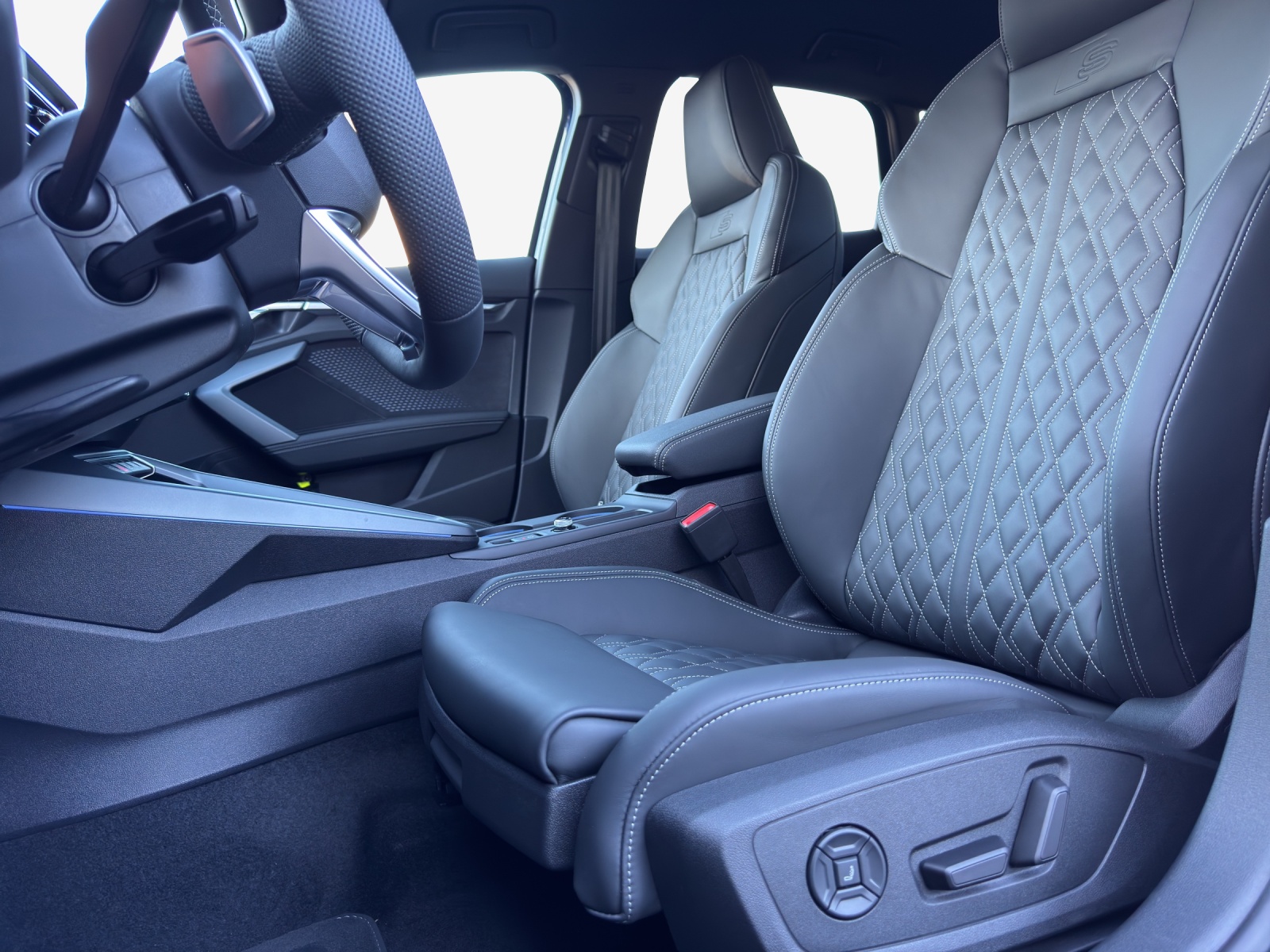 AUDI A3 Sportback TFSI 150 kW quattro S line S tronic-image-7