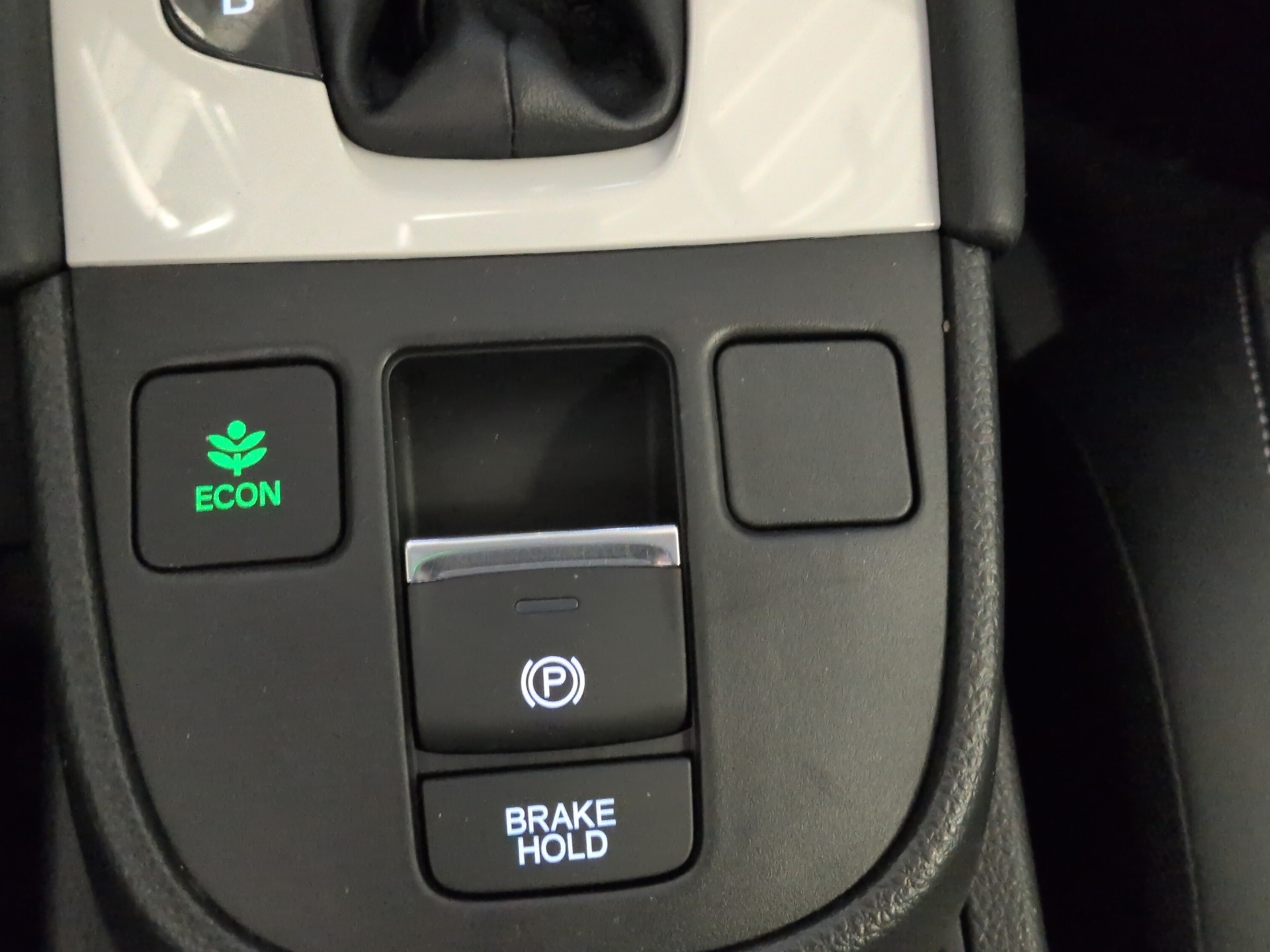 HONDA Jazz 1.5i-MMD Executive E-CVT-image-17