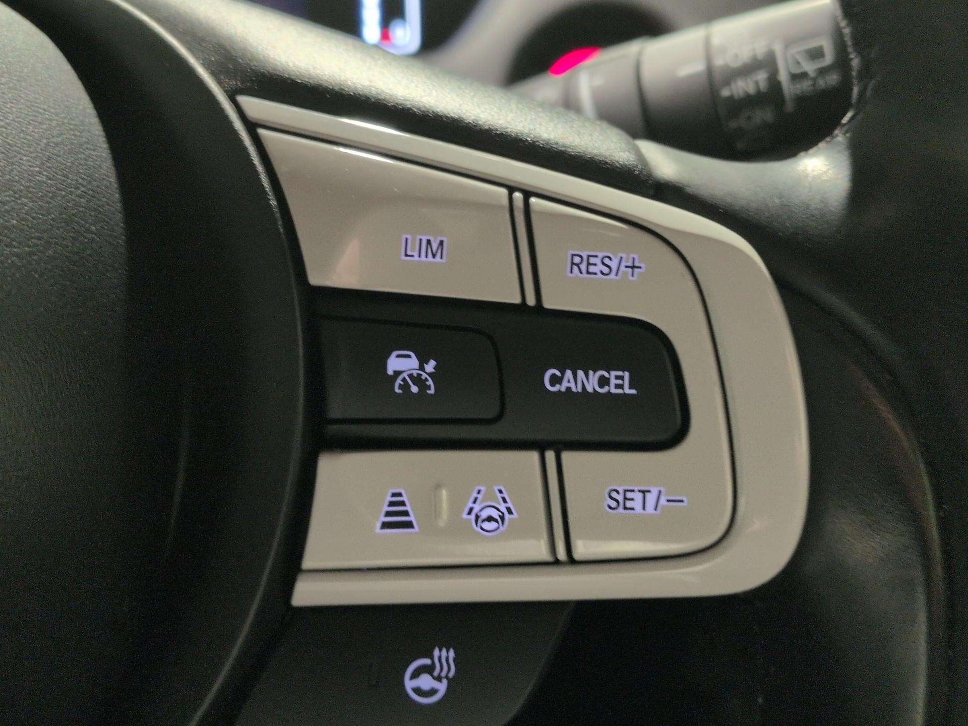 HONDA Jazz 1.5i-MMD Executive E-CVT-image-18