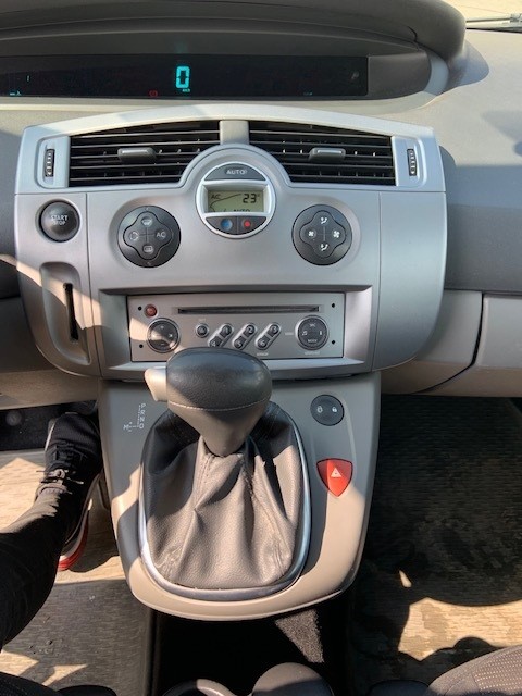 RENAULT Scénic 2.0 16V Fairway Automatic-image-9