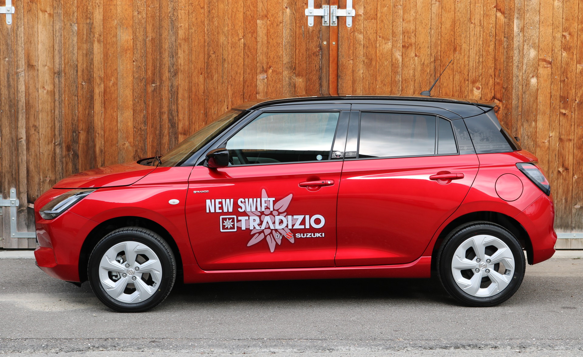 SUZUKI Swift 1.2i Tradizio Hybrid 4x4-image-1