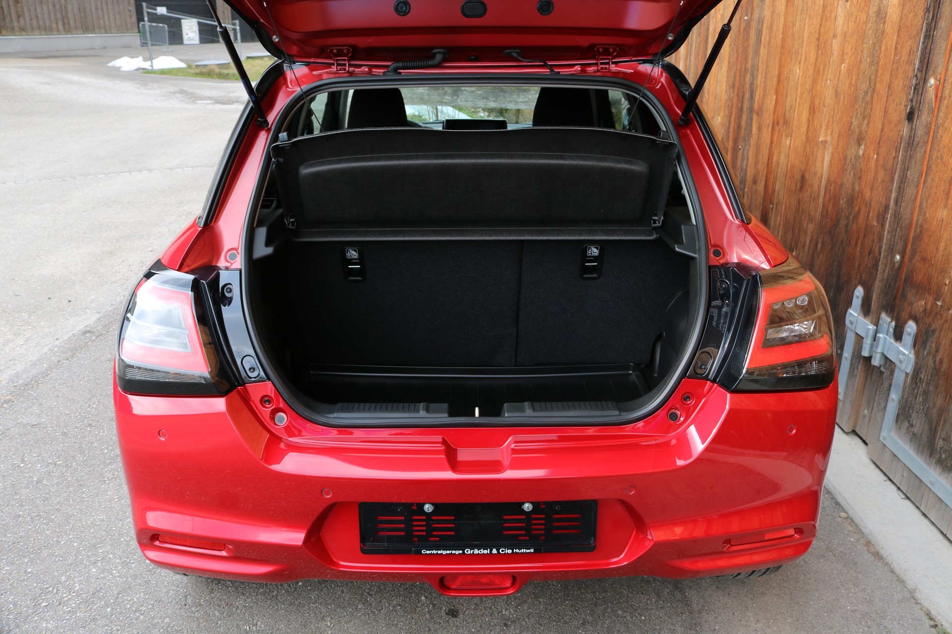 SUZUKI Swift 1.2i Tradizio Hybrid 4x4-image-10