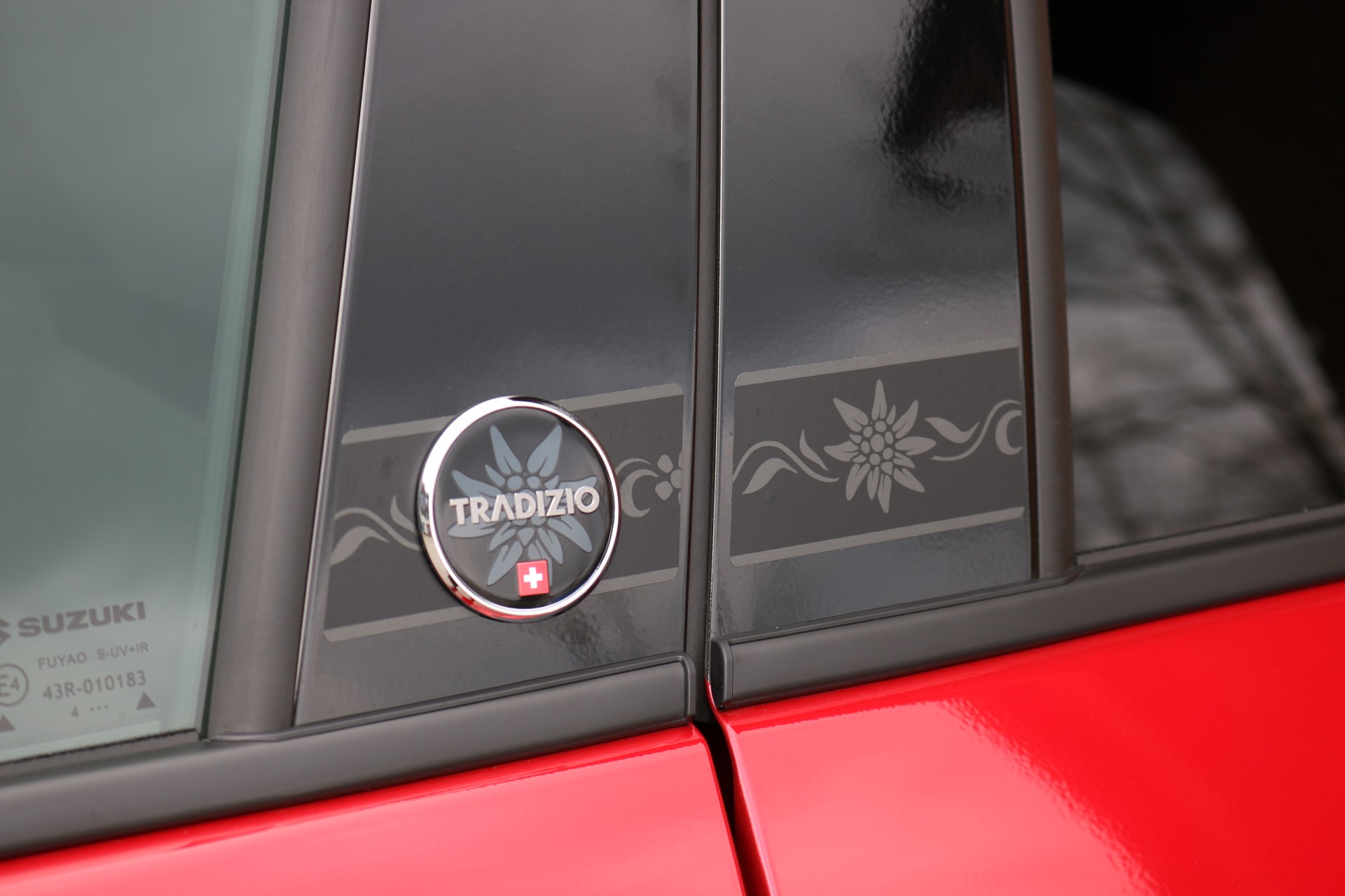 SUZUKI Swift 1.2i Tradizio Hybrid 4x4-image-12