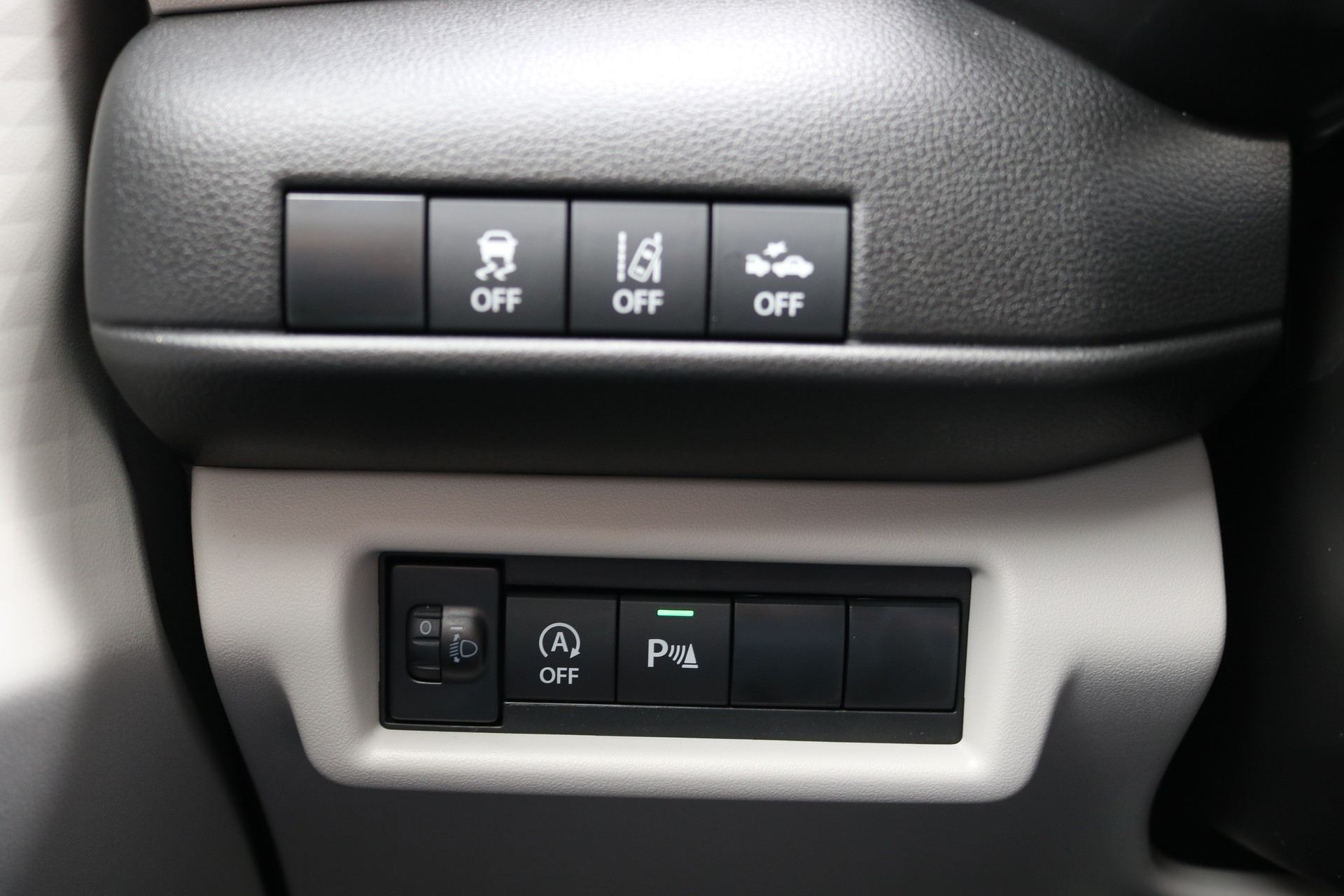 SUZUKI Swift 1.2i Tradizio Hybrid 4x4-image-7