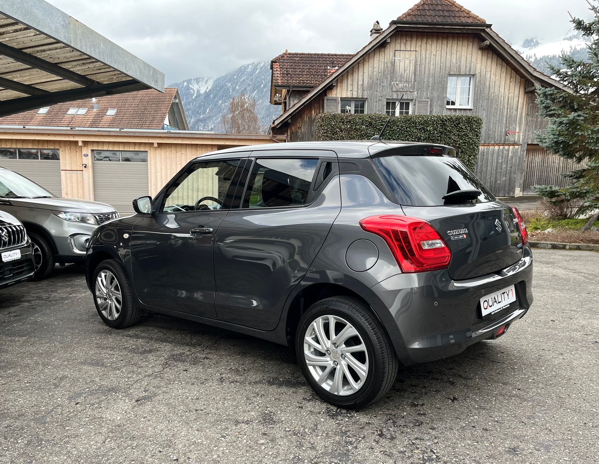 SUZUKI Swift 1.2 Compact + 4x4 Hybrid-image-4