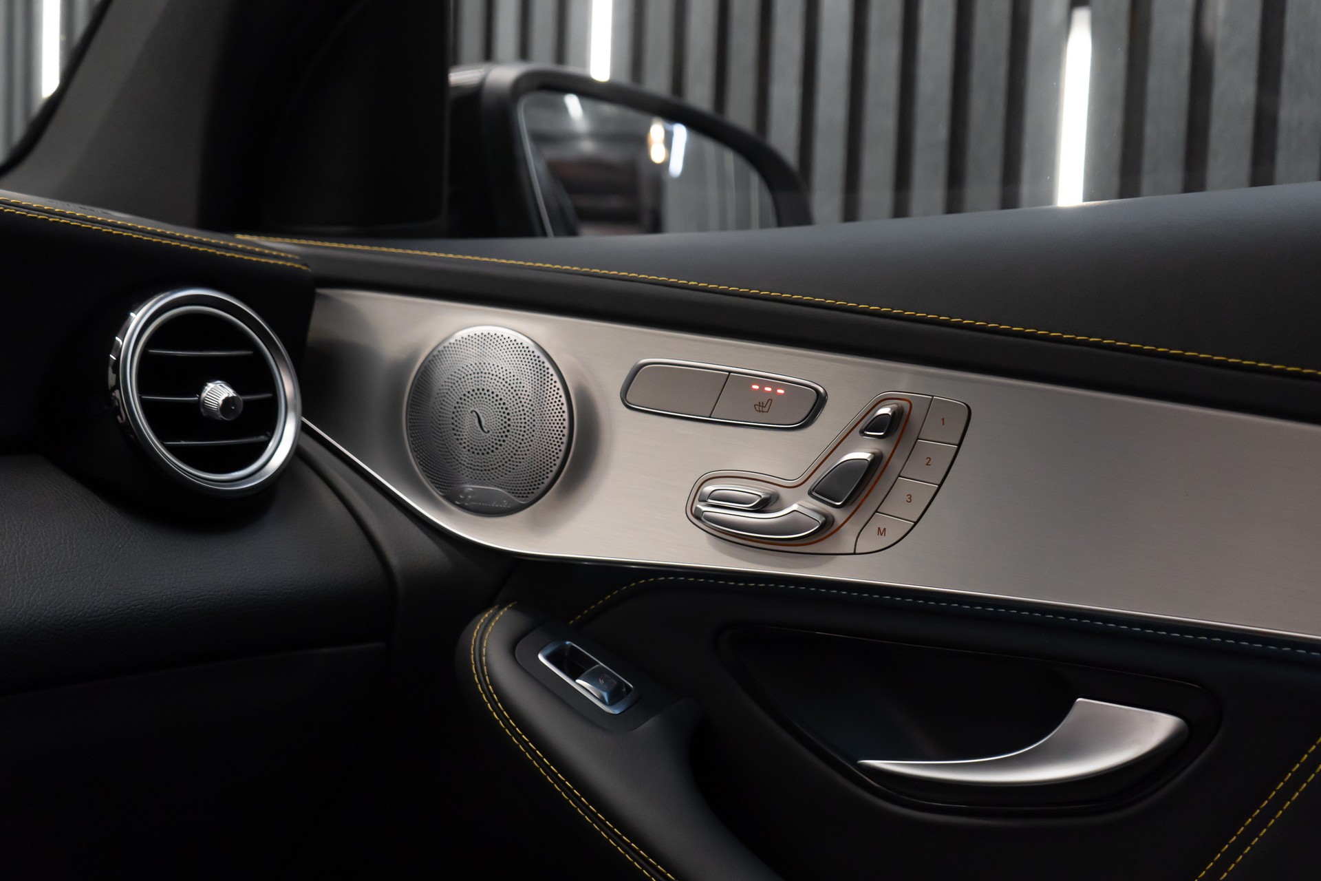 MERCEDES-BENZ GLC 63 S AMG Edition 1 4Matic+ 9G-Tronic / OHNE OPF / GRAUER HULK / 22" SANSAR FELGEN / TIEFERLEGUNG-image-18