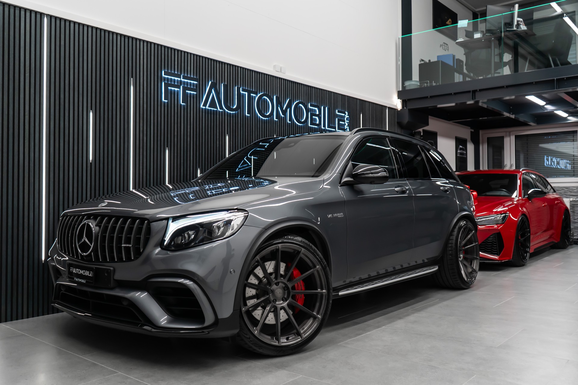 MERCEDES-BENZ GLC 63 S AMG Edition 1 4Matic+ 9G-Tronic / OHNE OPF / GRAUER HULK / 22" SANSAR FELGEN / TIEFERLEGUNG