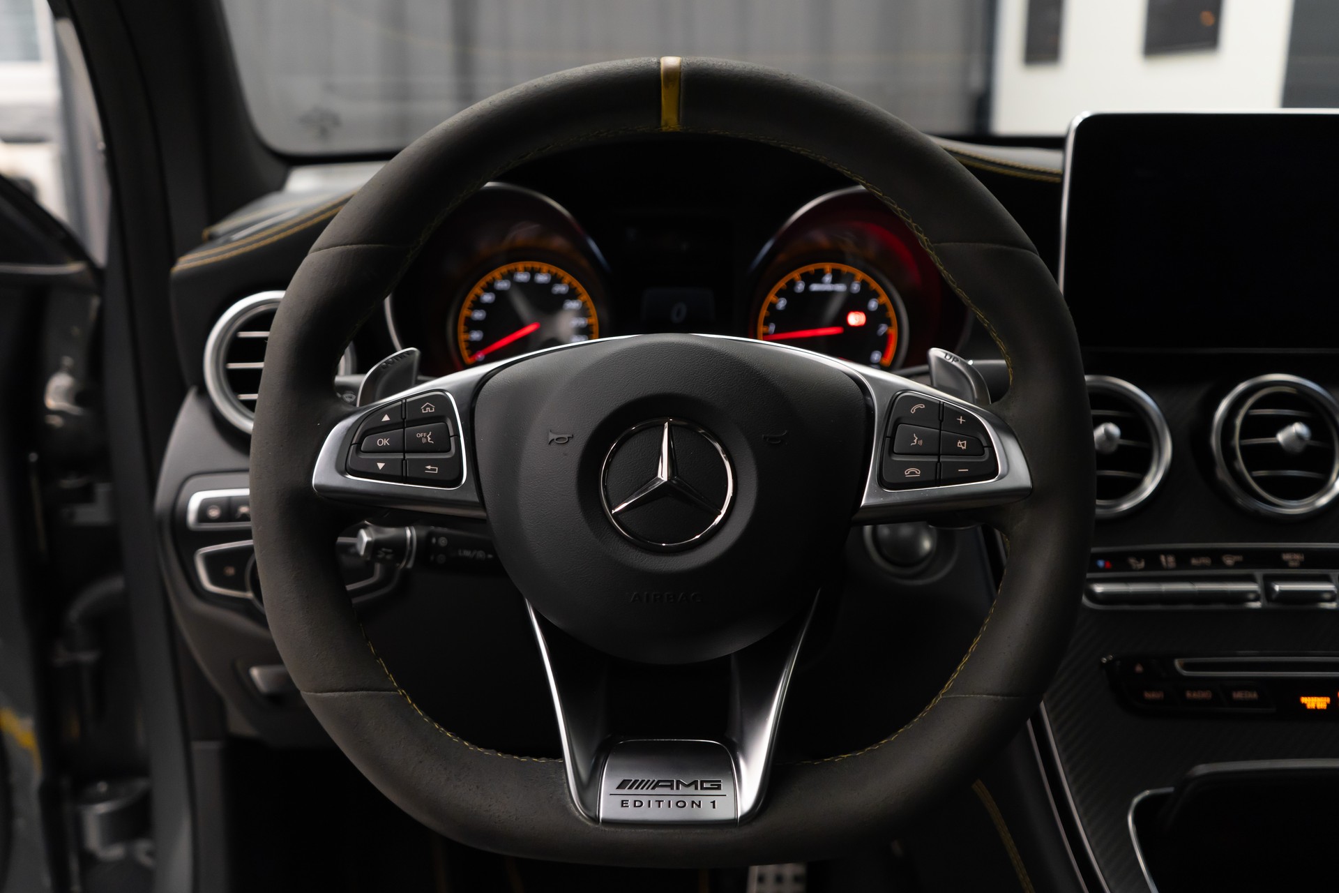 MERCEDES-BENZ GLC 63 S AMG Edition 1 4Matic+ 9G-Tronic / OHNE OPF / GRAUER HULK / 22" SANSAR FELGEN / TIEFERLEGUNG-image-14