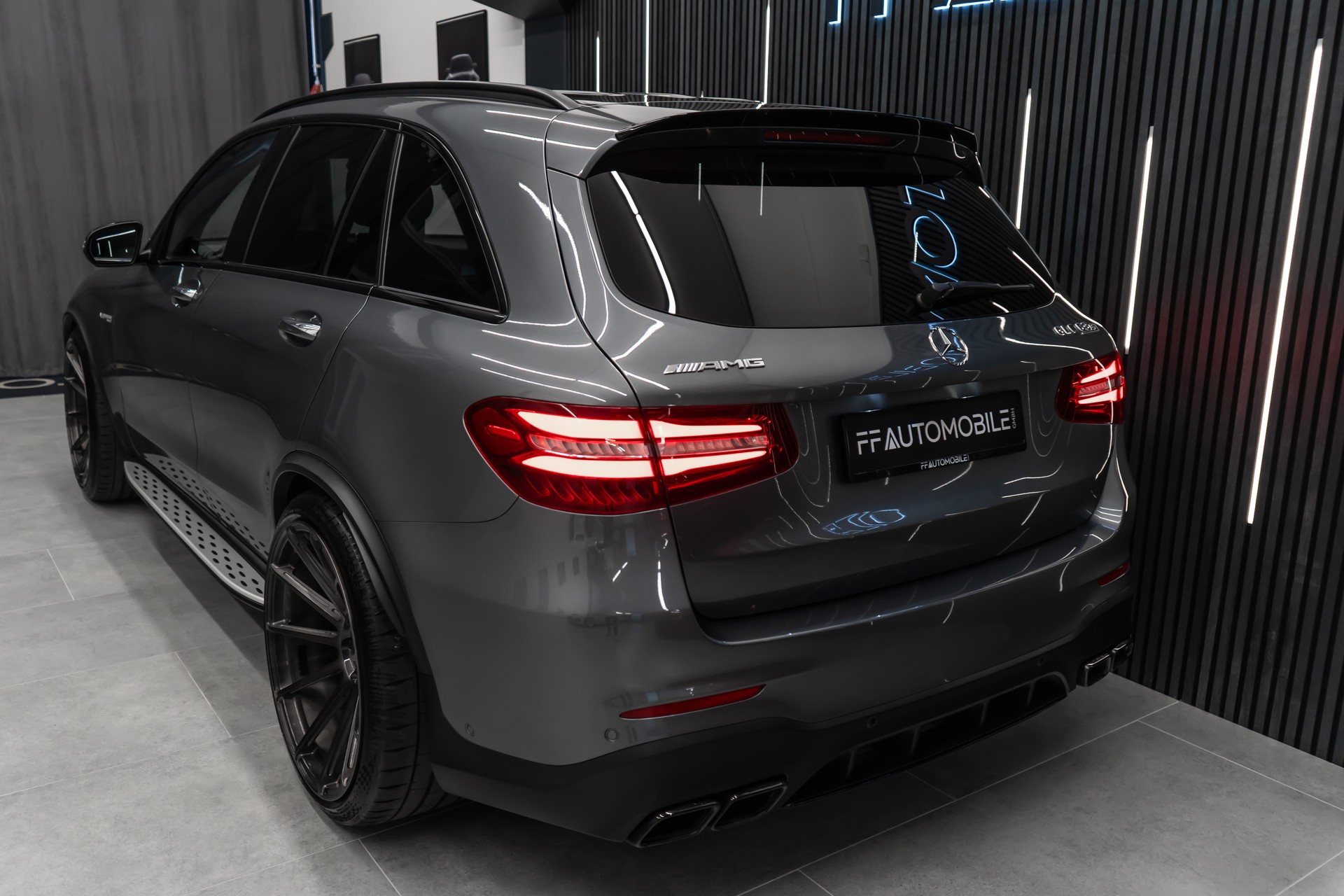 MERCEDES-BENZ GLC 63 S AMG Edition 1 4Matic+ 9G-Tronic / OHNE OPF / GRAUER HULK / 22" SANSAR FELGEN / TIEFERLEGUNG-image-25