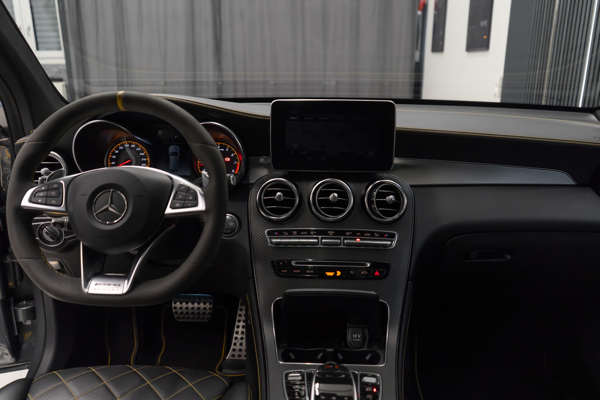 MERCEDES-BENZ GLC 63 S AMG Edition 1 4Matic+ 9G-Tronic / OHNE OPF / GRAUER HULK / 22" SANSAR FELGEN / TIEFERLEGUNG-image-13