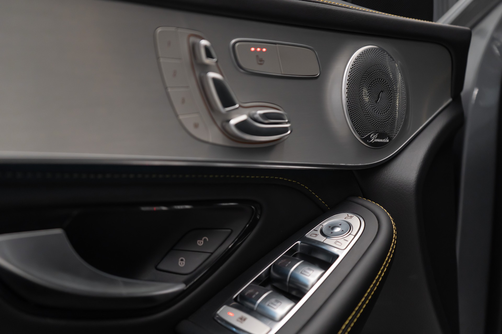 MERCEDES-BENZ GLC 63 S AMG Edition 1 4Matic+ 9G-Tronic / OHNE OPF / GRAUER HULK / 22" SANSAR FELGEN / TIEFERLEGUNG-image-17