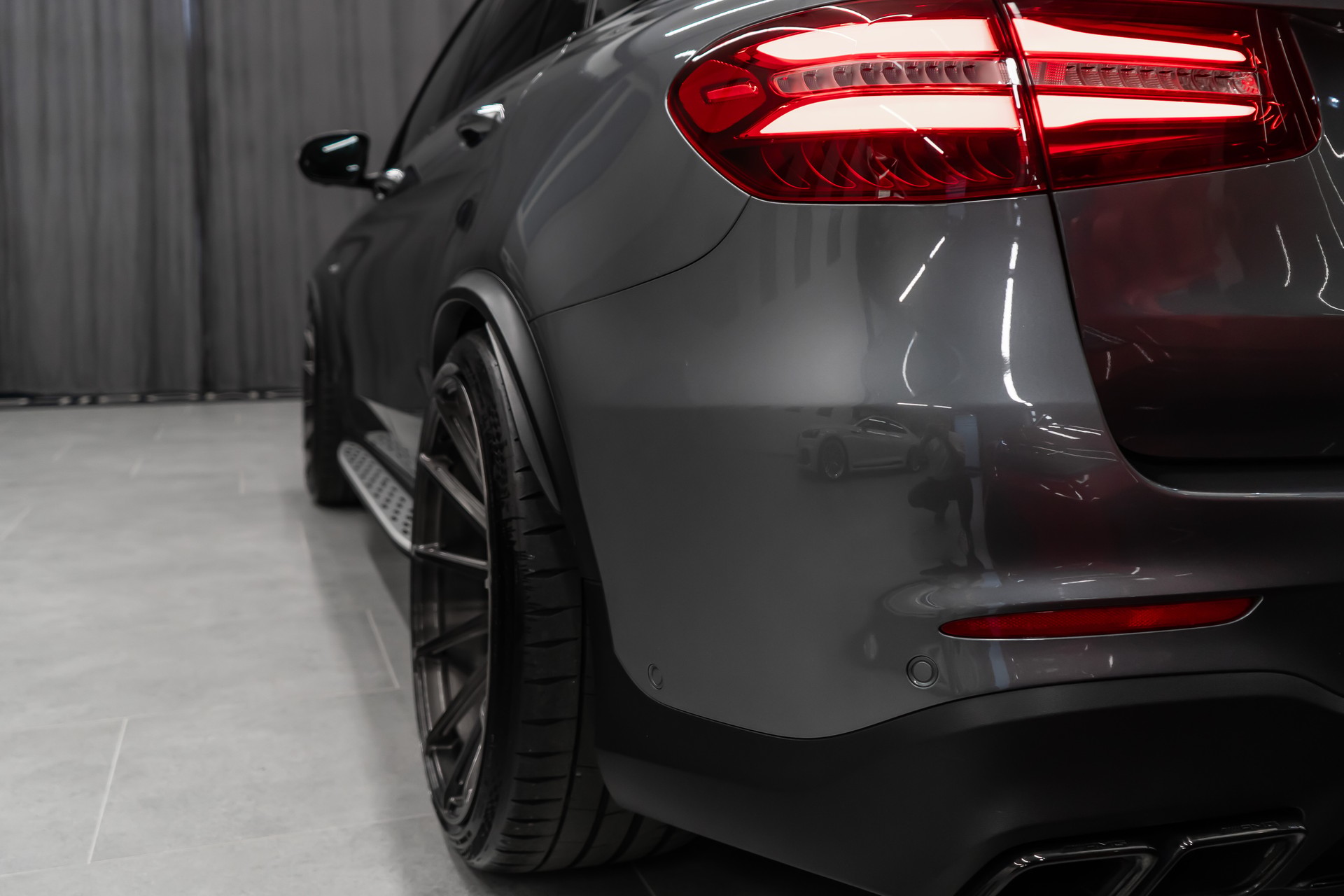 MERCEDES-BENZ GLC 63 S AMG Edition 1 4Matic+ 9G-Tronic / OHNE OPF / GRAUER HULK / 22" SANSAR FELGEN / TIEFERLEGUNG-image-26